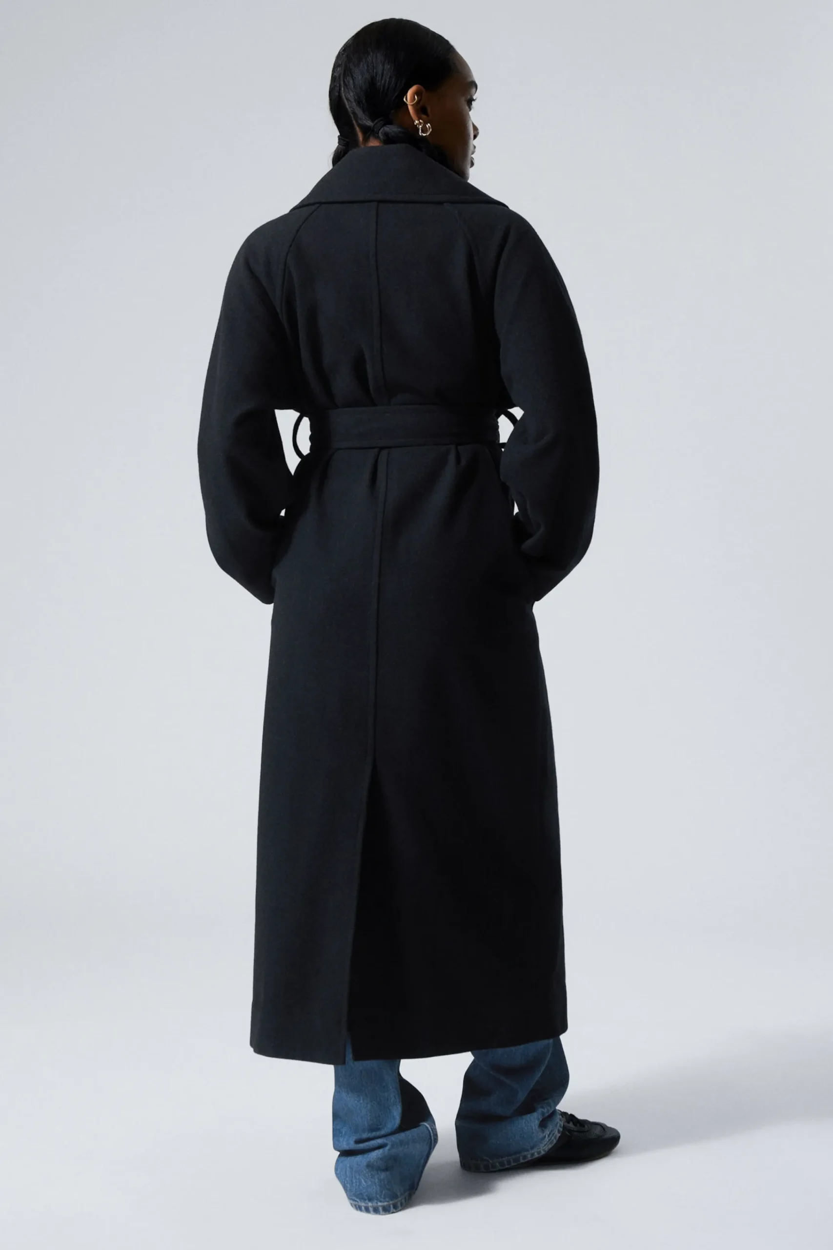 kia_oversized_kappa_i_ullblandning_4-2.webp Weekday Jackor & Kappor<KIA OVERSIZED KAPPA I ULLBLANDNING