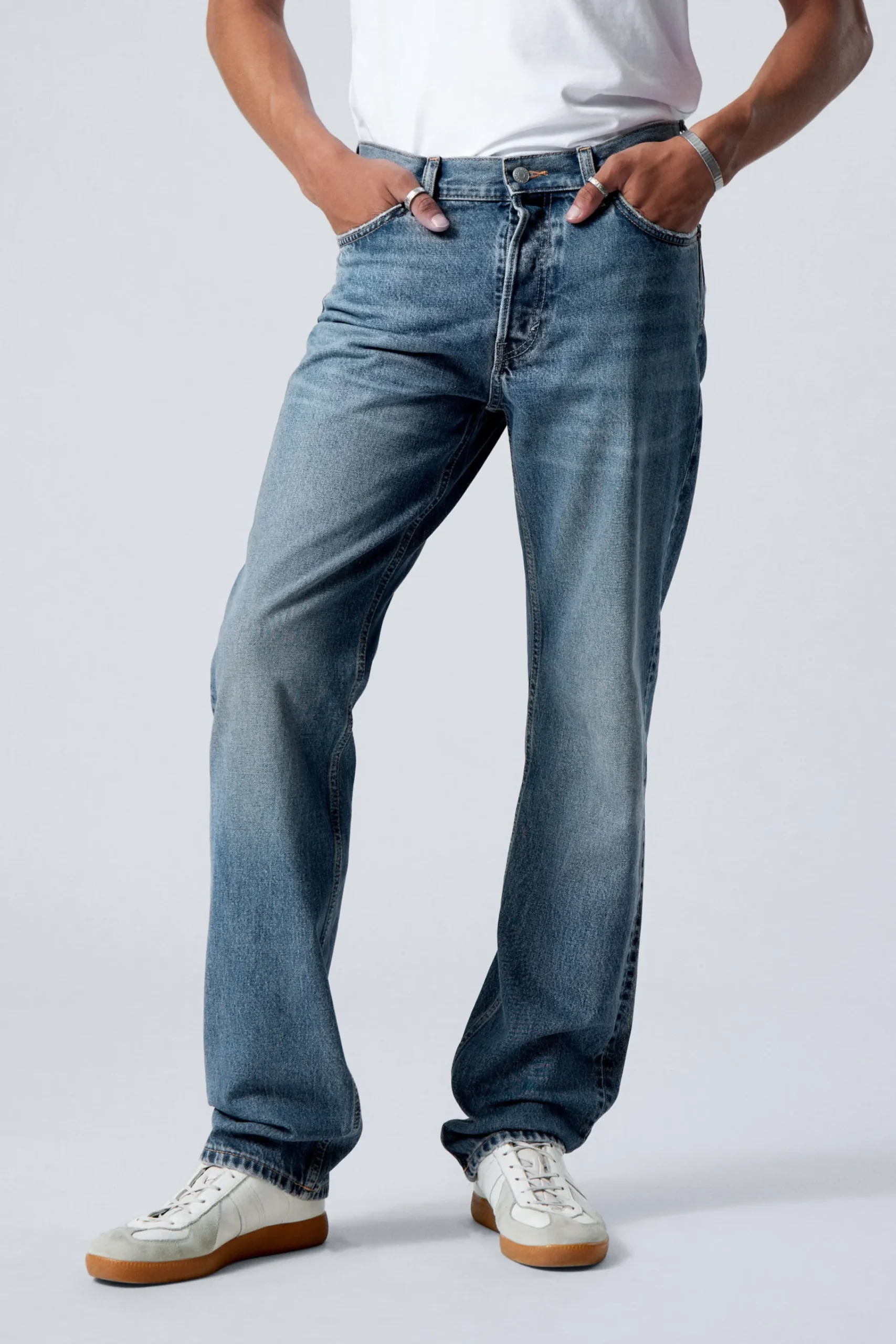 klean_regular_straight_leg_jeans_1.webp Weekday Jeans<KLEAN REGULAR STRAIGHT LEG JEANS