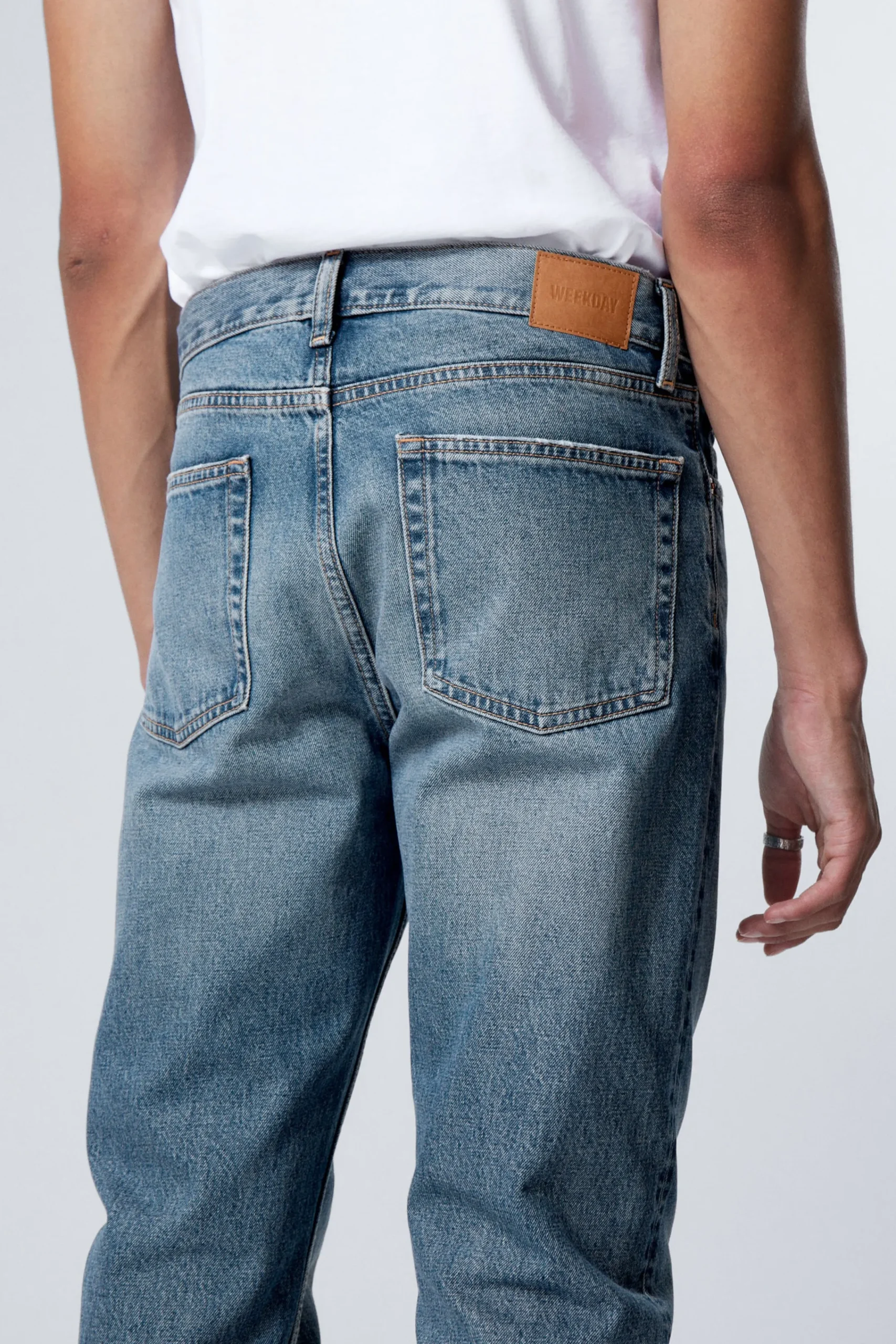 klean_regular_straight_leg_jeans_3.webp Weekday Jeans<KLEAN REGULAR STRAIGHT LEG JEANS