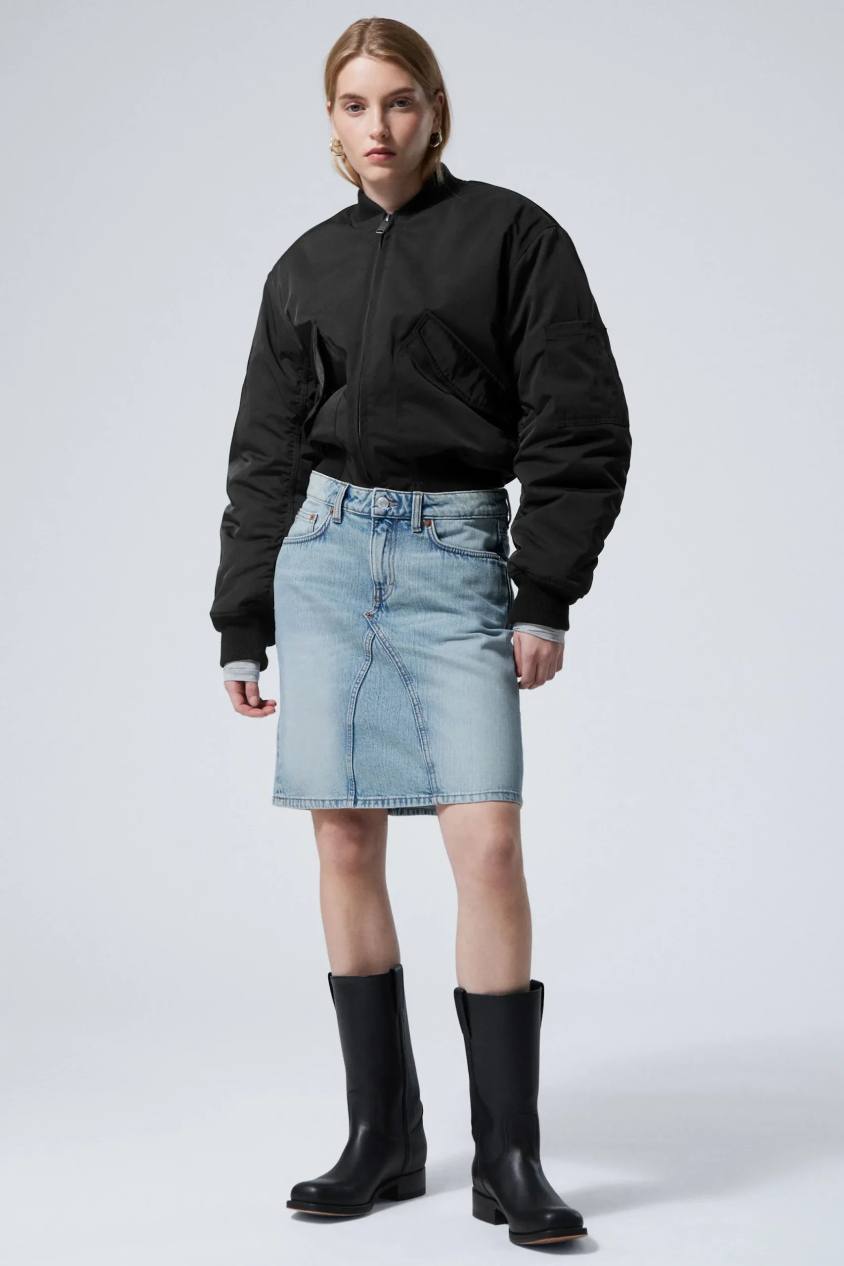 Weekday Kjolar<KNÄLÅNG JEANSKJOL