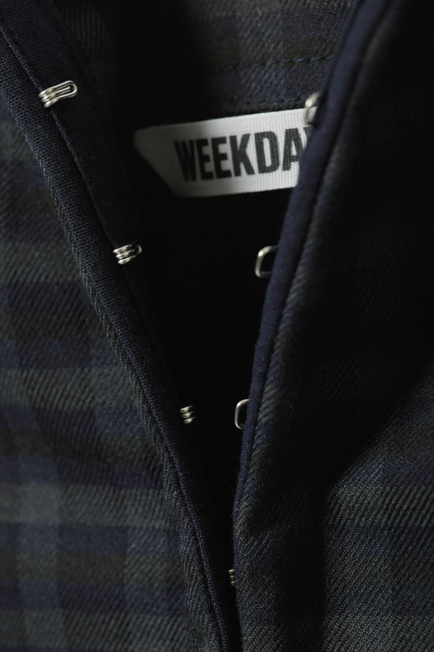 kort_halternecktopp_4.webp Weekday Toppar<KORT HALTERNECK-TOPP