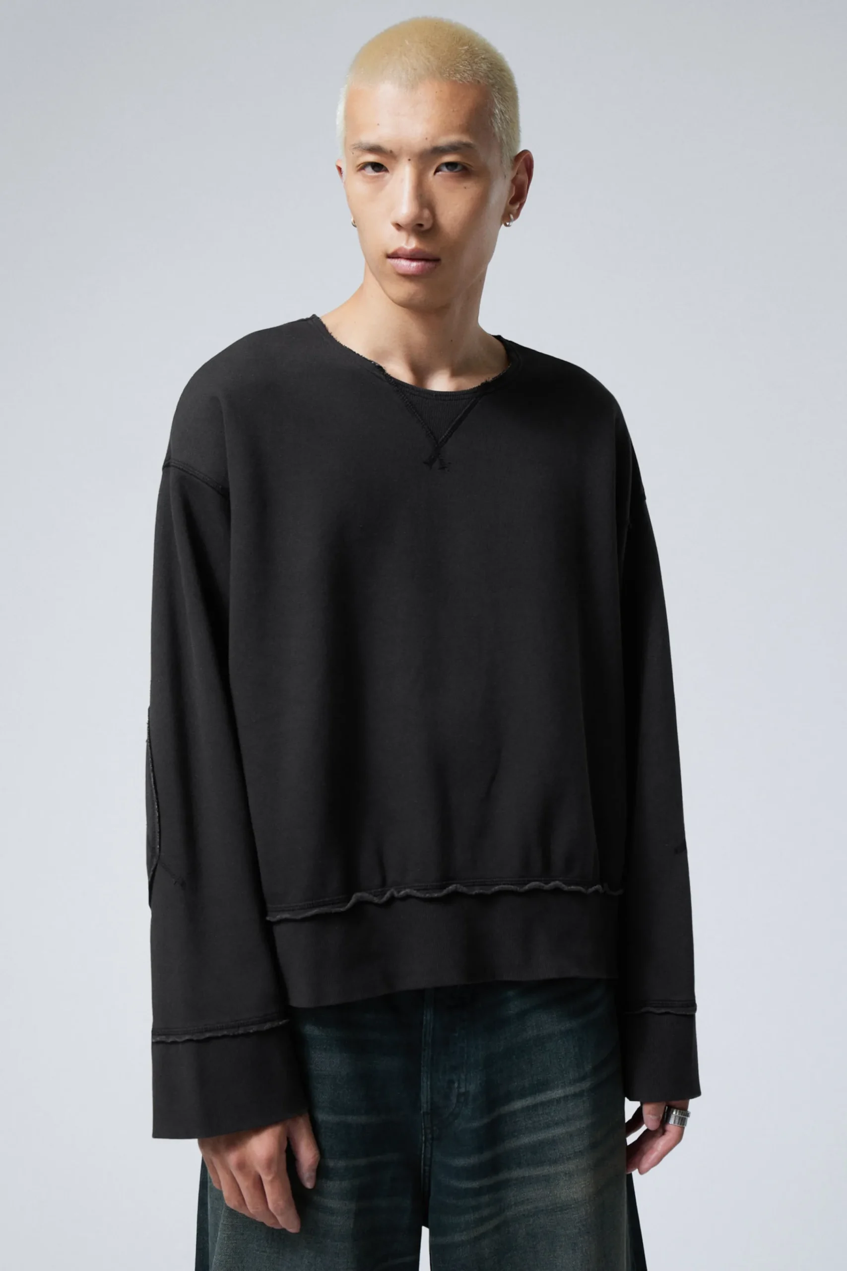 Weekday Sweatshirts<KORT SLITEN SWEATSHIRT