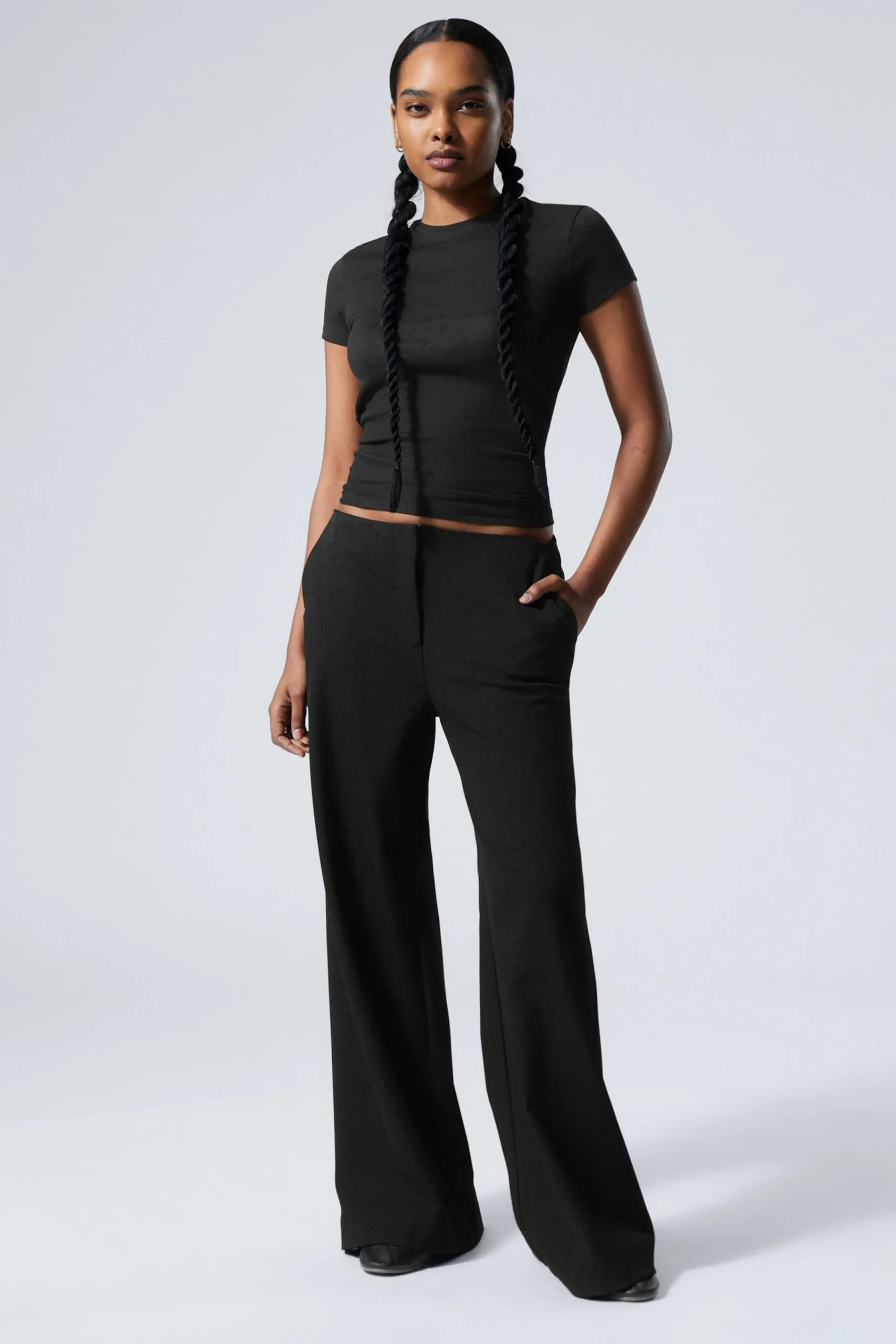 Weekday Byxor<KOSTYMBYXOR UTAN MIDJEBAND