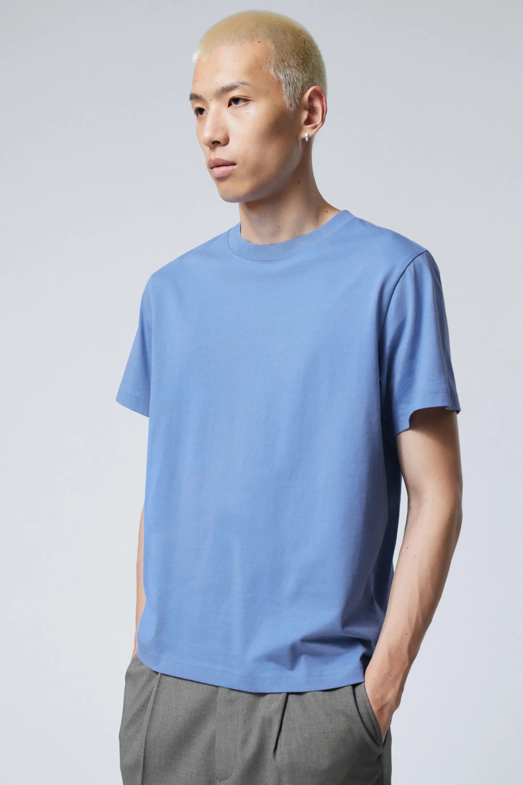 Weekday Basplagg | T-Shirtar & Toppar<KRAFTIG KORT BOXIG T-SHIRT