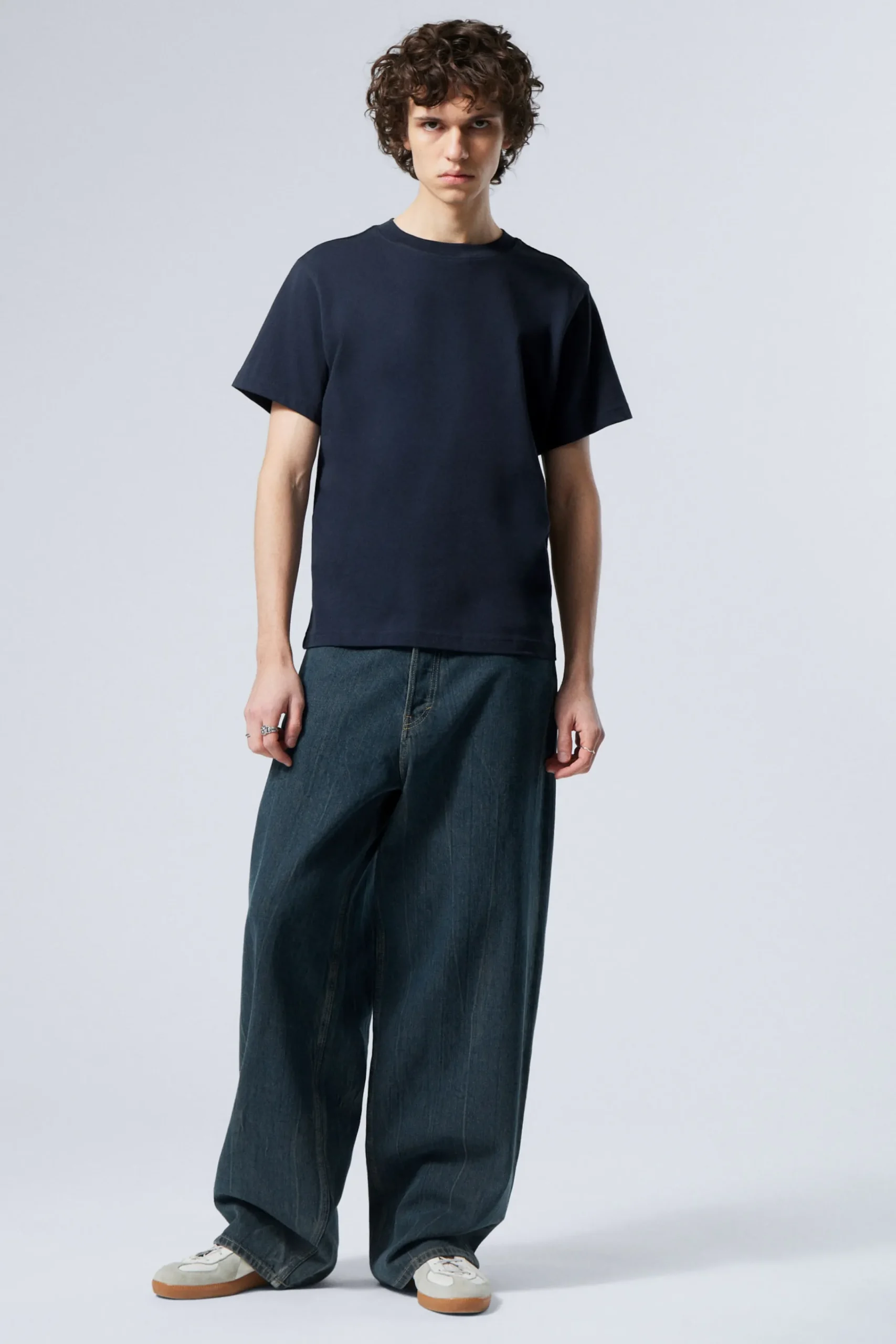 Weekday Basplagg | T-Shirtar & Toppar<KRAFTIG KORT BOXIG T-SHIRT