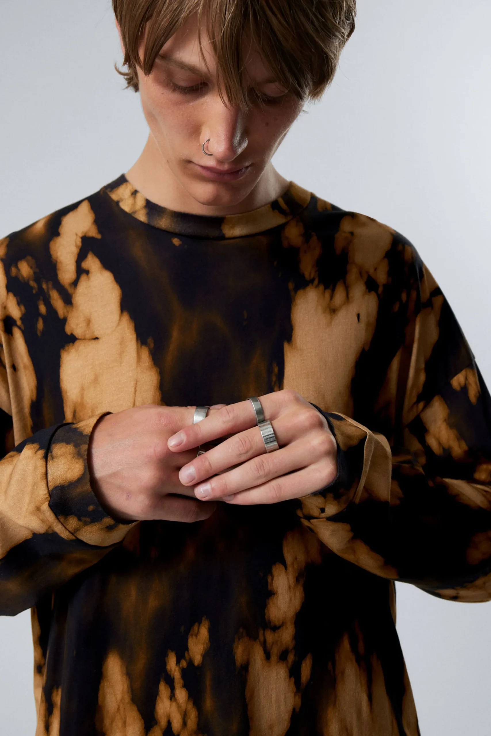 Weekday Graphics | T-Shirtar & Toppar<LEDIG GRAFISK LÅNGÄRMAD T-SHIRT
