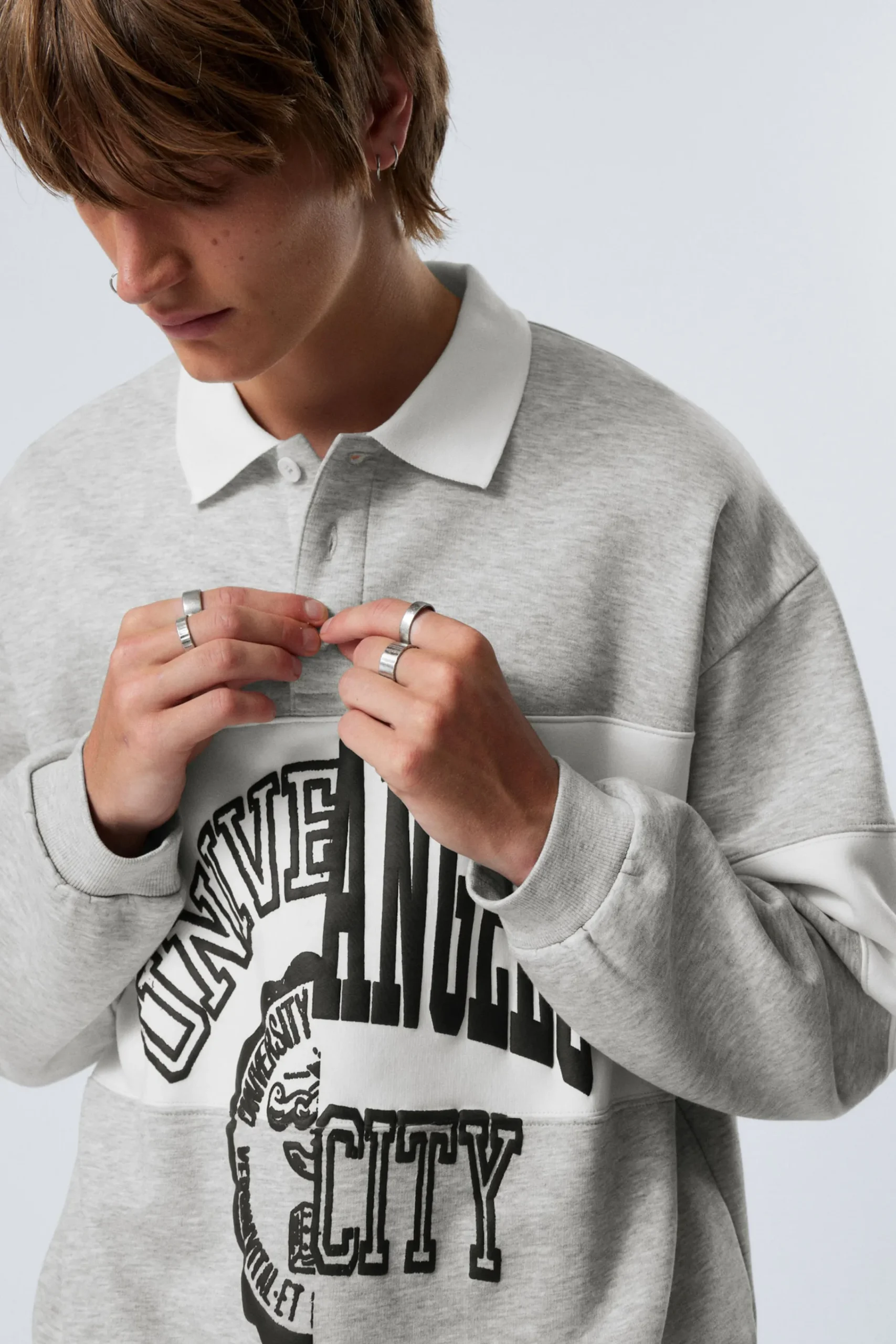 Weekday Graphics | Sweatshirts<LEDIG GRAFISK PIKÉTRÖJA