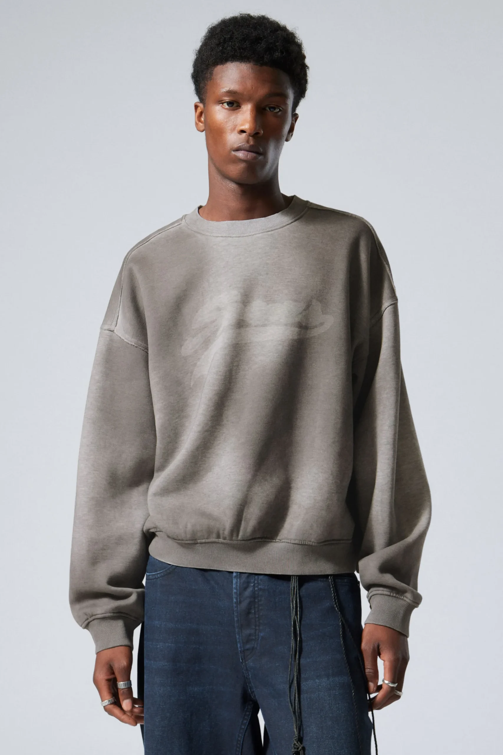 Weekday Graphics | Sweatshirts<LEDIG GRAFISK SWEATSHIRT