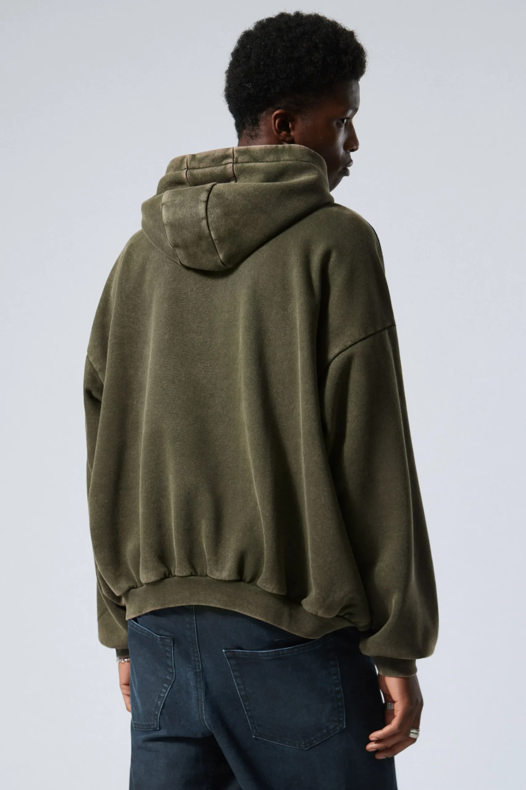 ledig_grafisk_tung_hoodie_3.webp Weekday Graphics | Hoodies<LEDIG GRAFISK TUNG HOODIE
