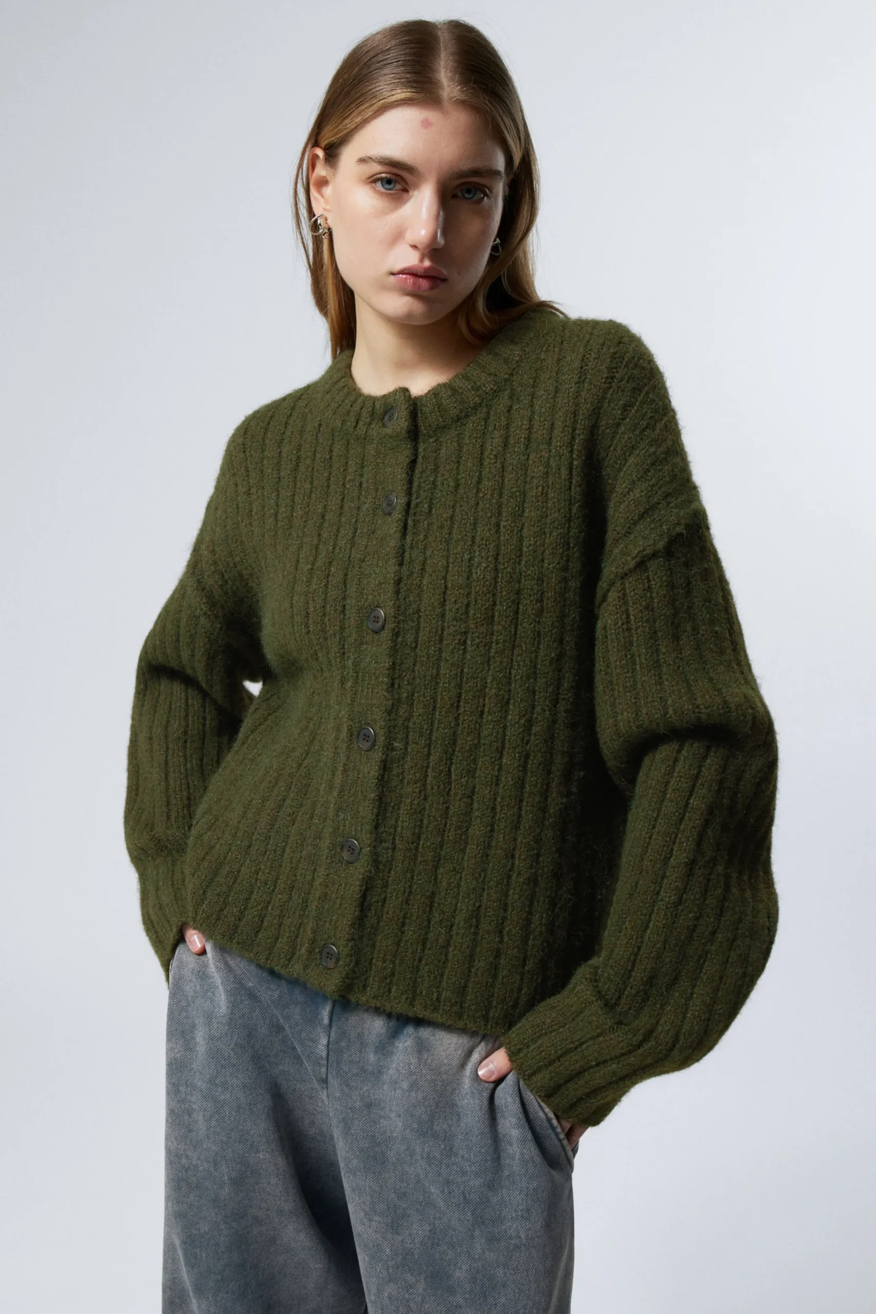 Weekday Stickat<LEDIG STICKAD CARDIGAN