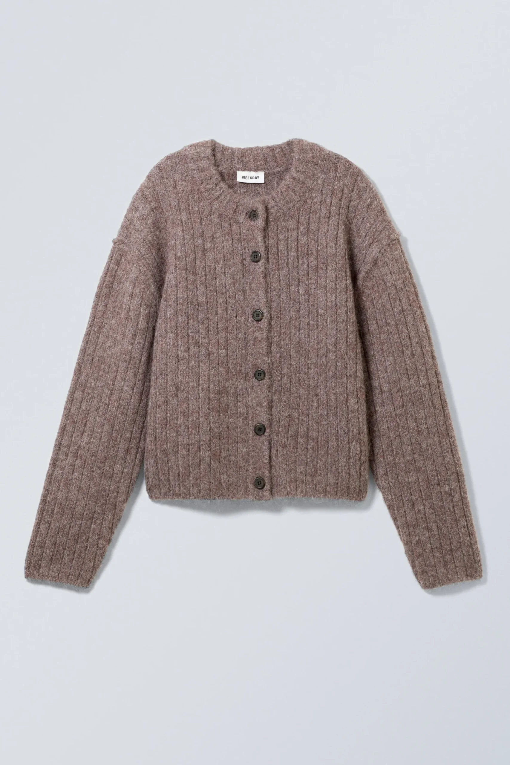 ledig_stickad_cardigan_2-3.webp Weekday Stickat<LEDIG STICKAD CARDIGAN
