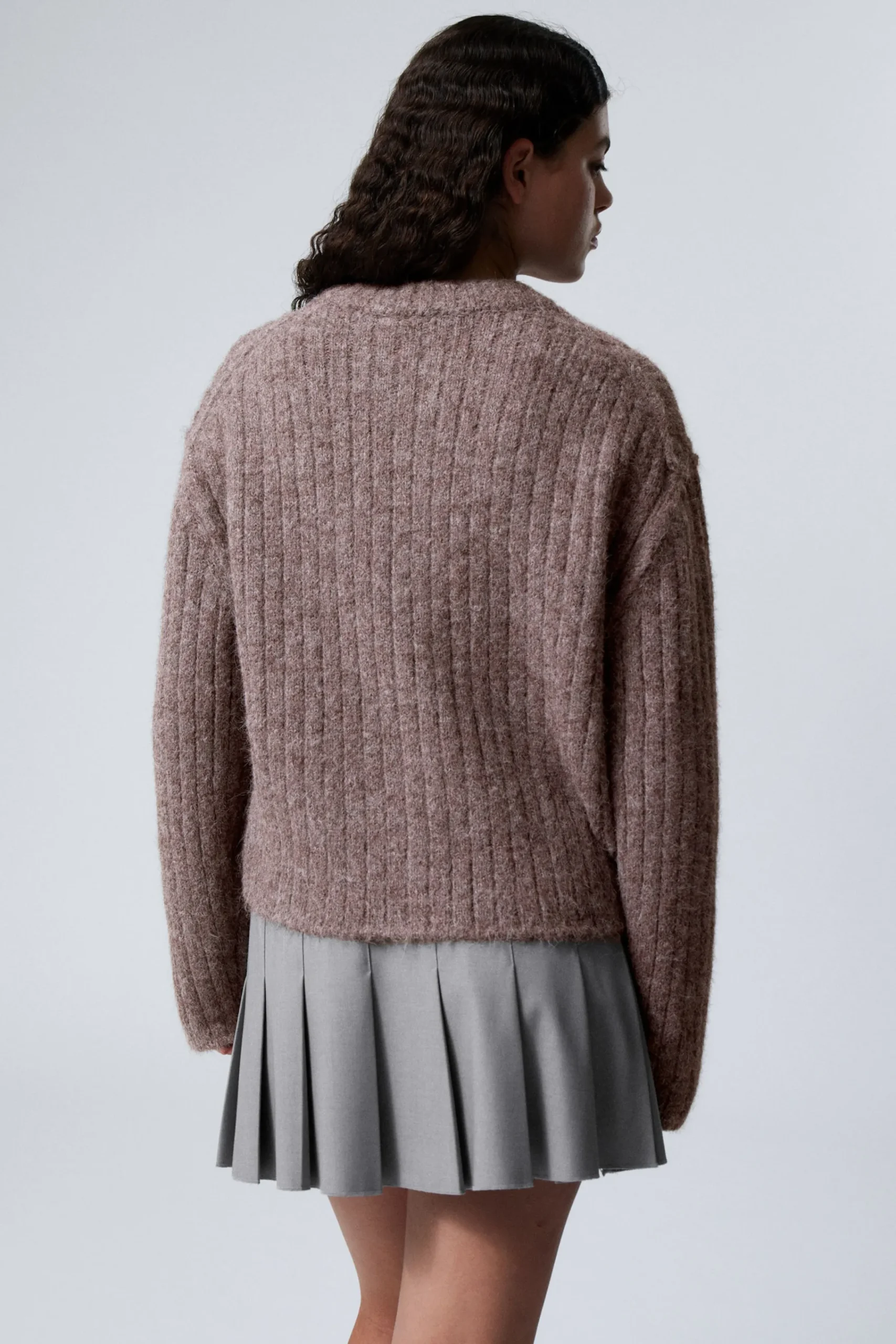ledig_stickad_cardigan_3-3.webp Weekday Stickat<LEDIG STICKAD CARDIGAN