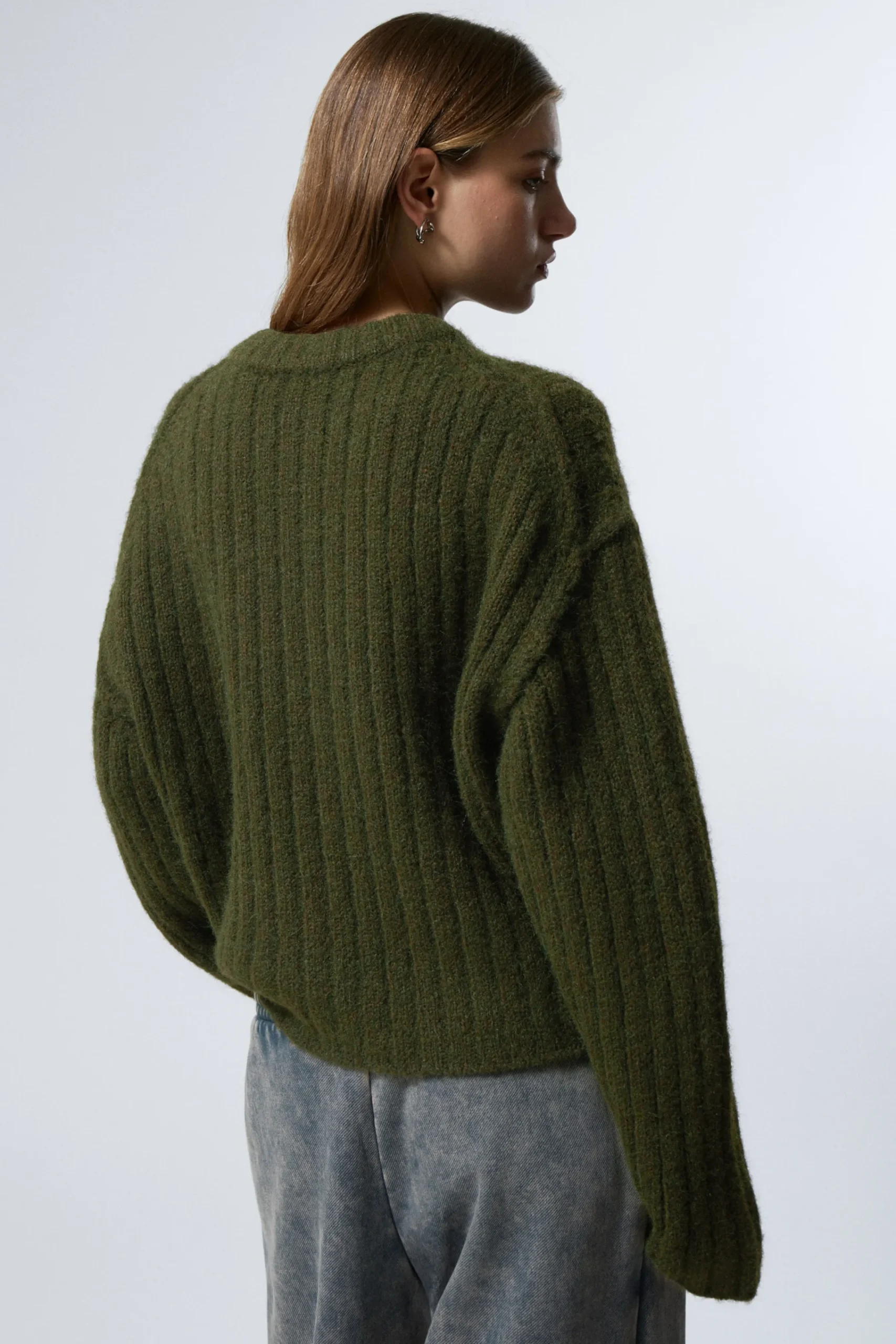 ledig_stickad_cardigan_3.webp Weekday Stickat<LEDIG STICKAD CARDIGAN