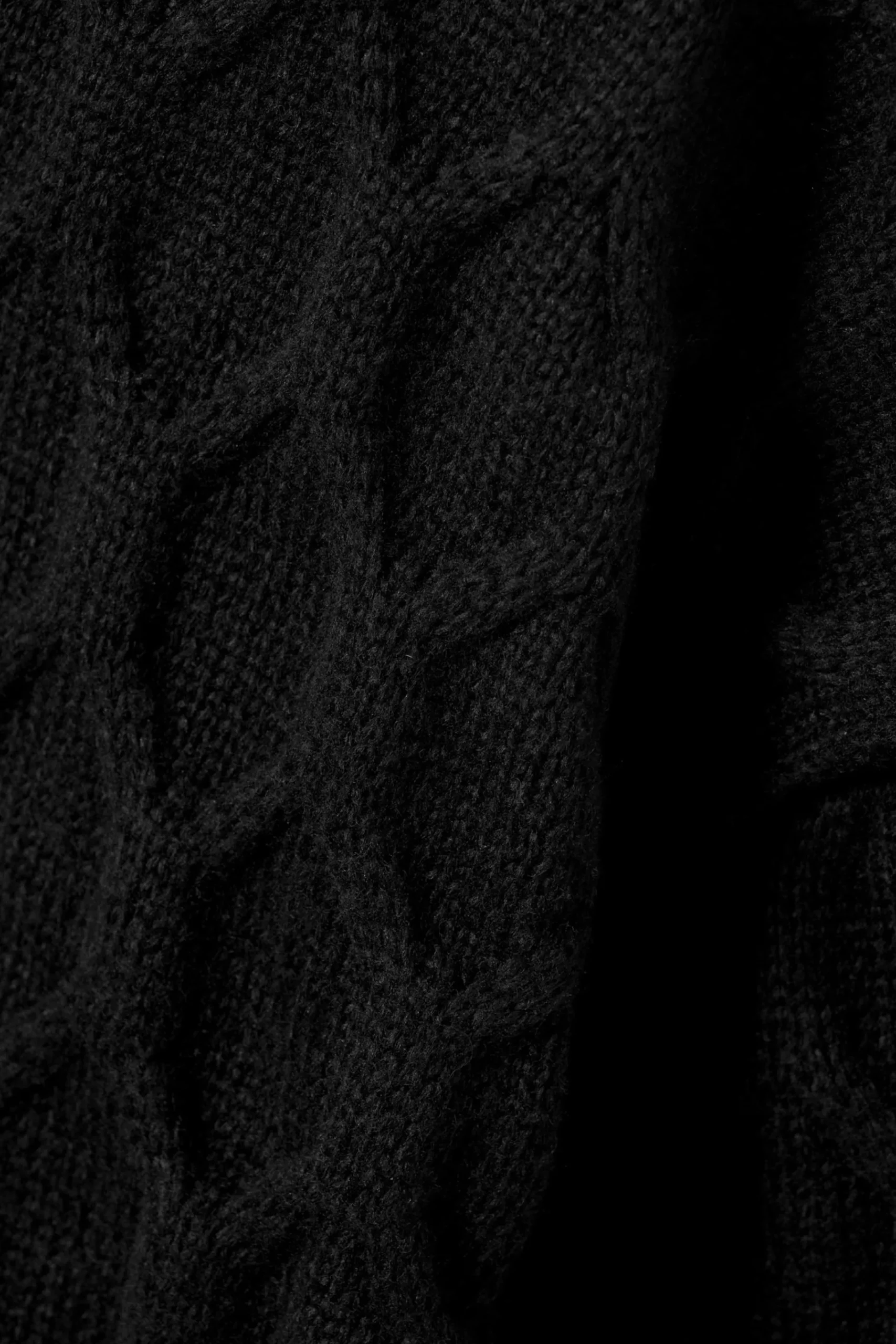 ledig_stickad_trja_med_struktur_5-1.webp Weekday Stickat<LEDIG STICKAD TRÖJA MED STRUKTUR