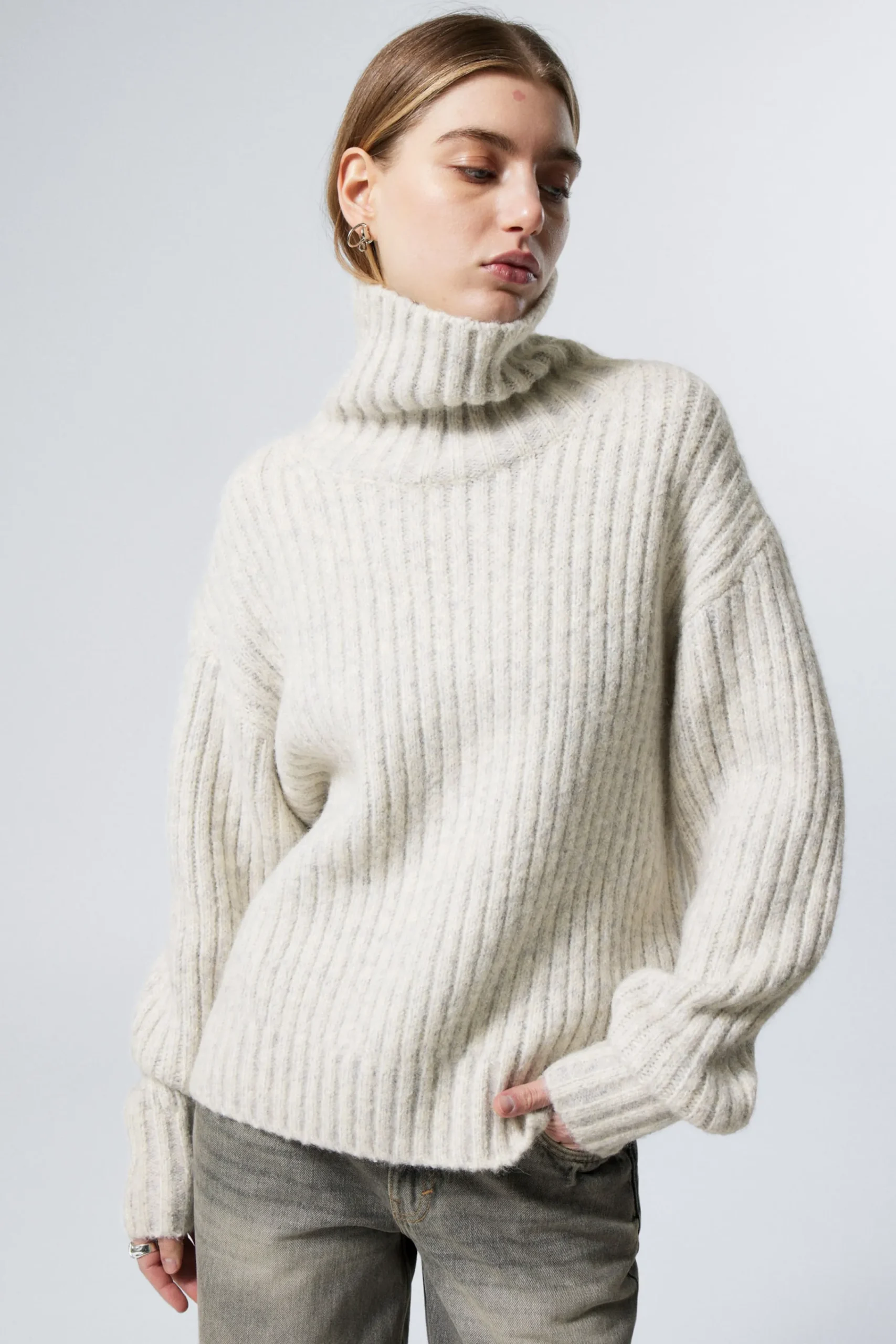 Weekday Stickat<LEDIG STICKAD TURTLENECK