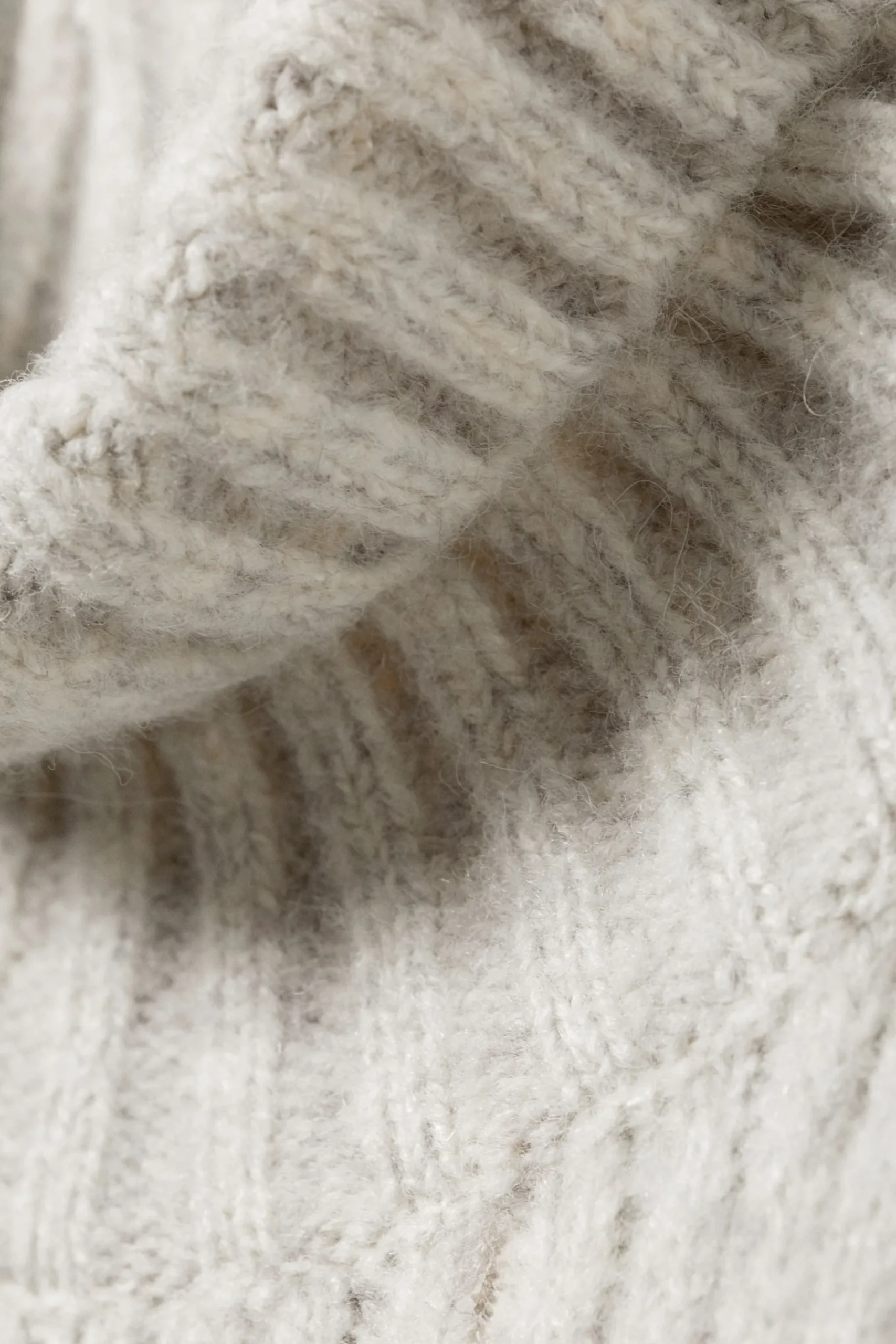ledig_stickad_turtleneck_4.webp Weekday Stickat<LEDIG STICKAD TURTLENECK