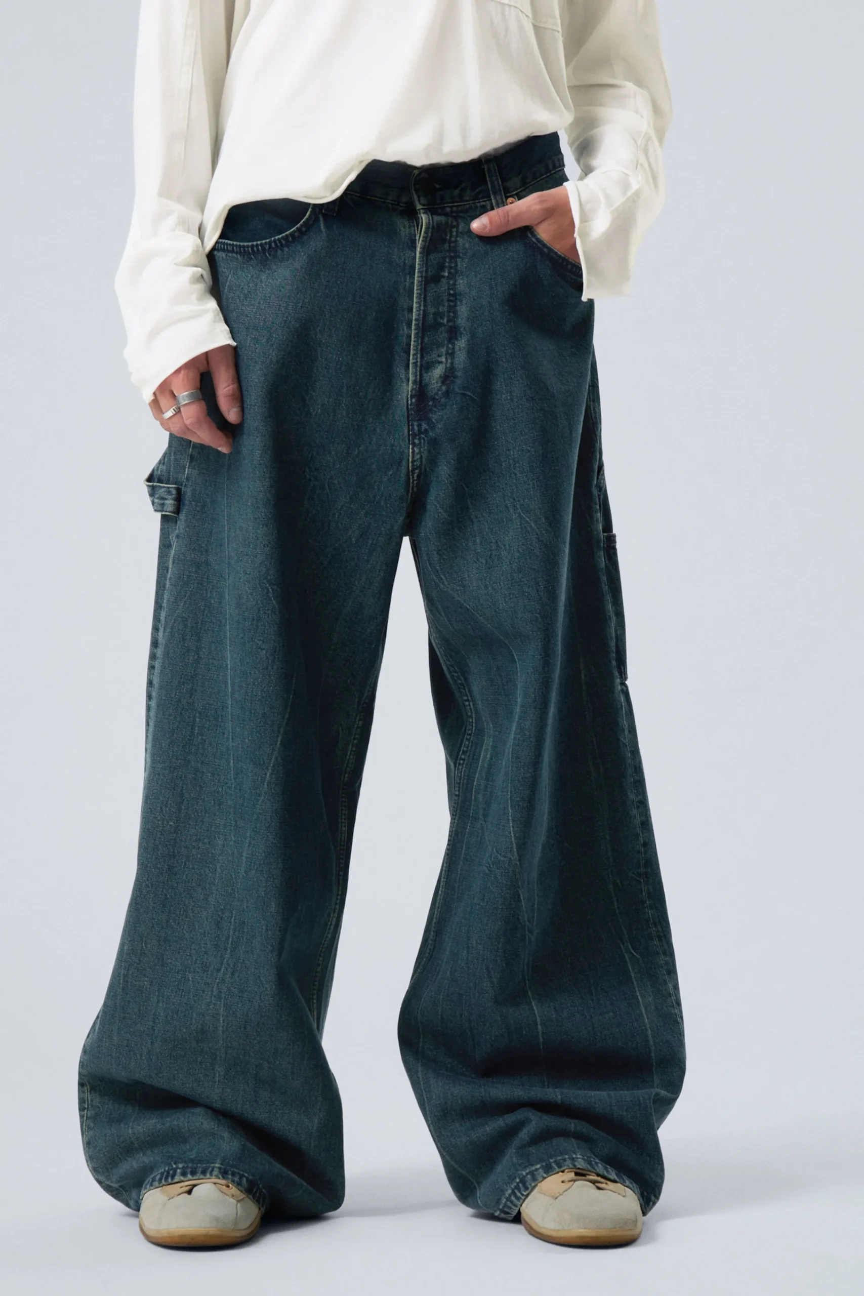 lediga_regular_waist_vida_carpenterjeans_2.webp Weekday Jeans<LEDIGA REGULAR WAIST VIDA CARPENTER-JEANS