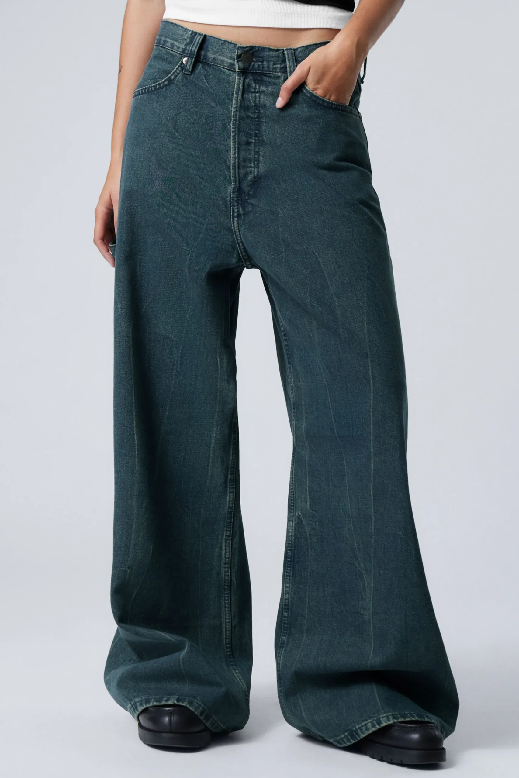 lediga_regular_waist_vida_carpenterjeans_3.webp Weekday Jeans<LEDIGA REGULAR WAIST VIDA CARPENTER-JEANS
