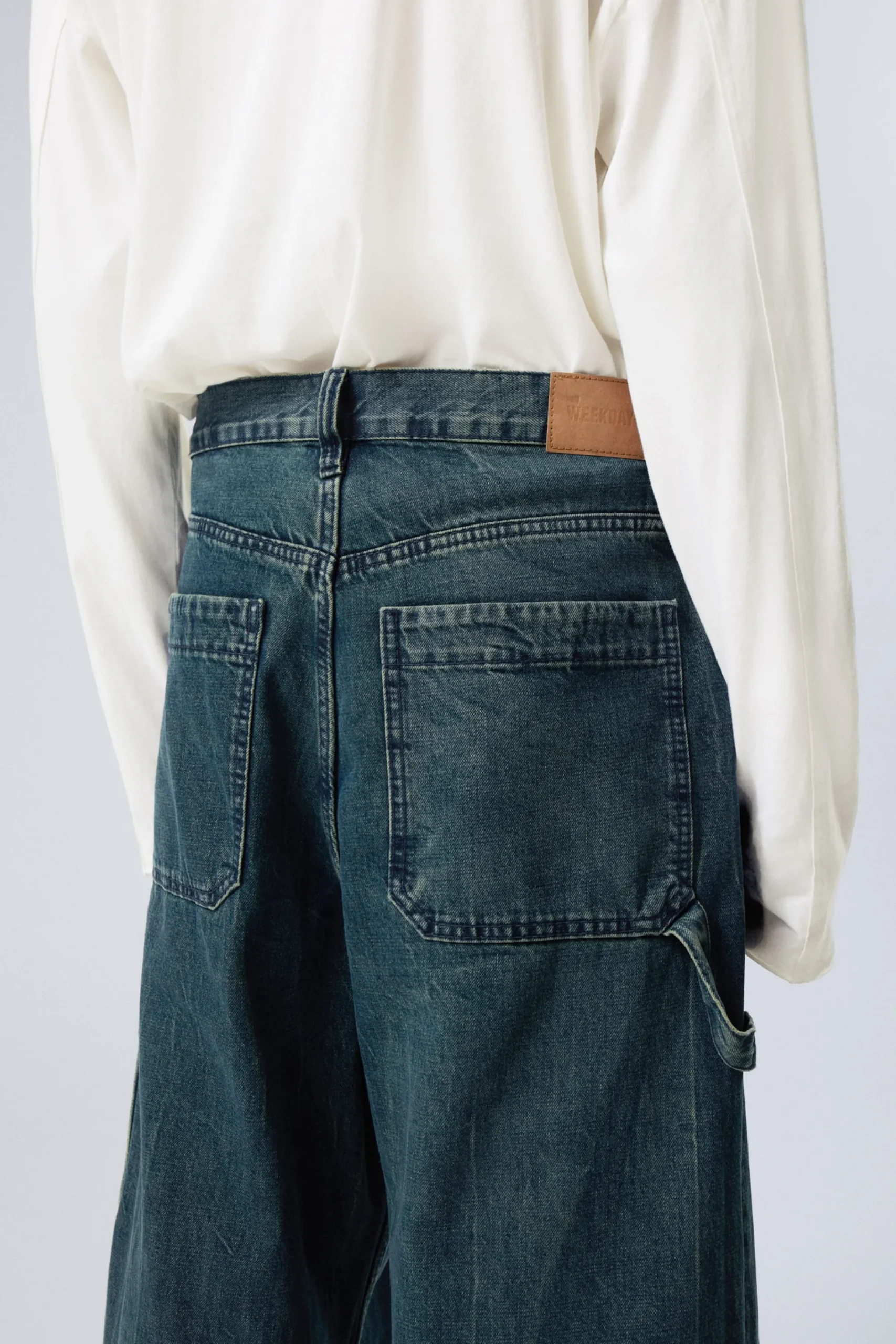 lediga_regular_waist_vida_carpenterjeans_5.webp Weekday Jeans<LEDIGA REGULAR WAIST VIDA CARPENTER-JEANS