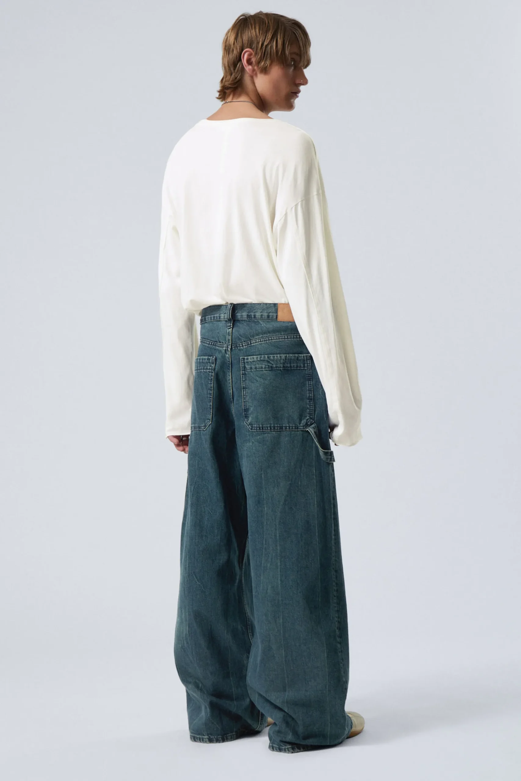 lediga_regular_waist_vida_carpenterjeans_6.webp Weekday Jeans<LEDIGA REGULAR WAIST VIDA CARPENTER-JEANS