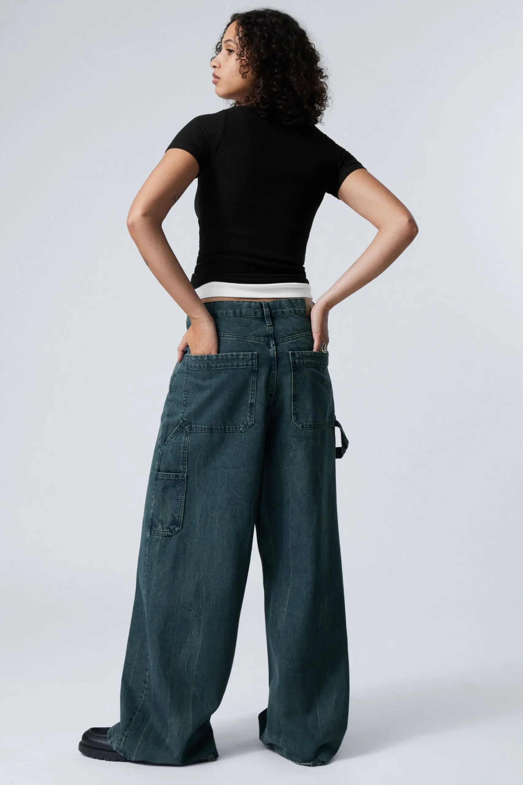 lediga_regular_waist_vida_carpenterjeans_8.webp Weekday Jeans<LEDIGA REGULAR WAIST VIDA CARPENTER-JEANS