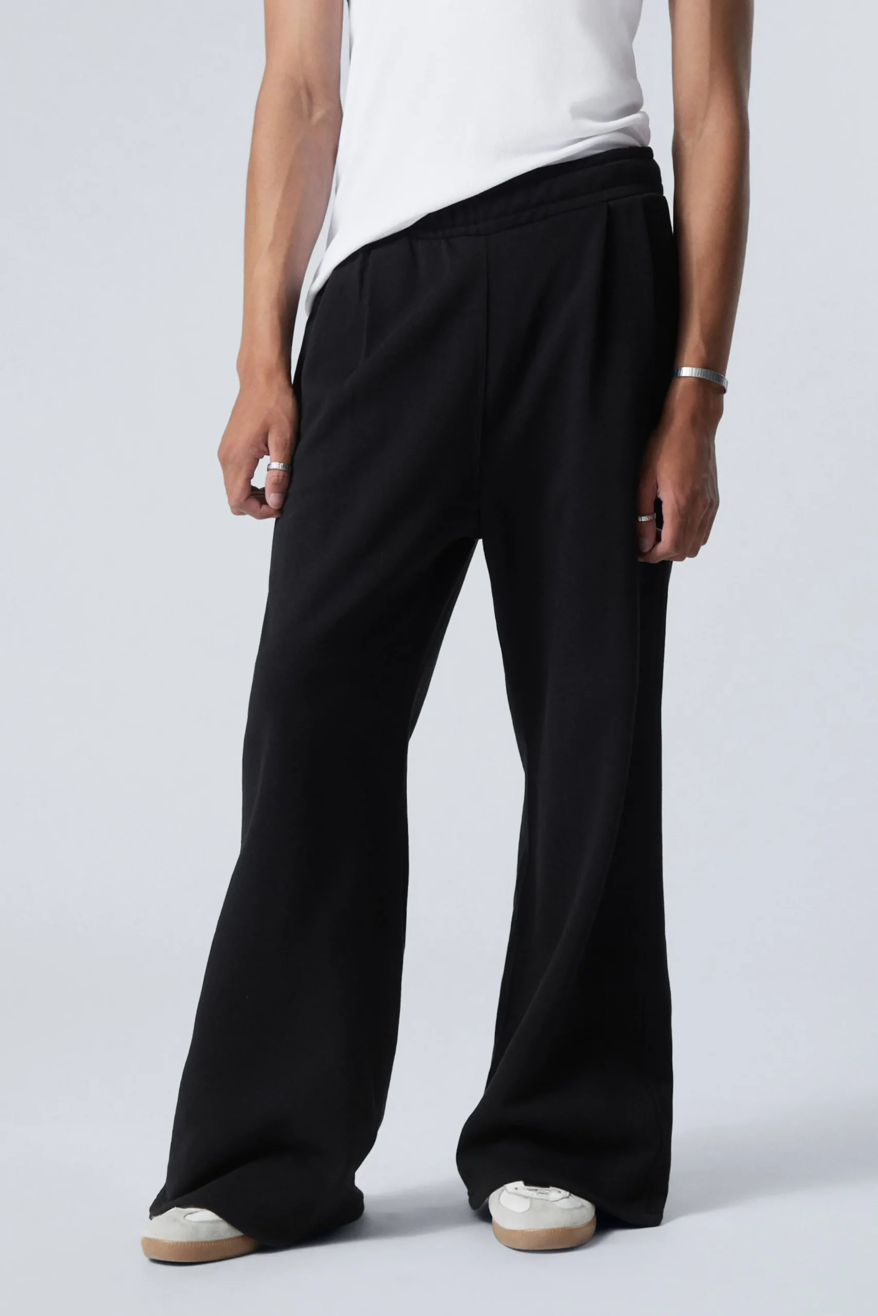 Weekday Basplagg | Byxor<LEDIGA VIDA KRAFTIGA SWEATPANTS