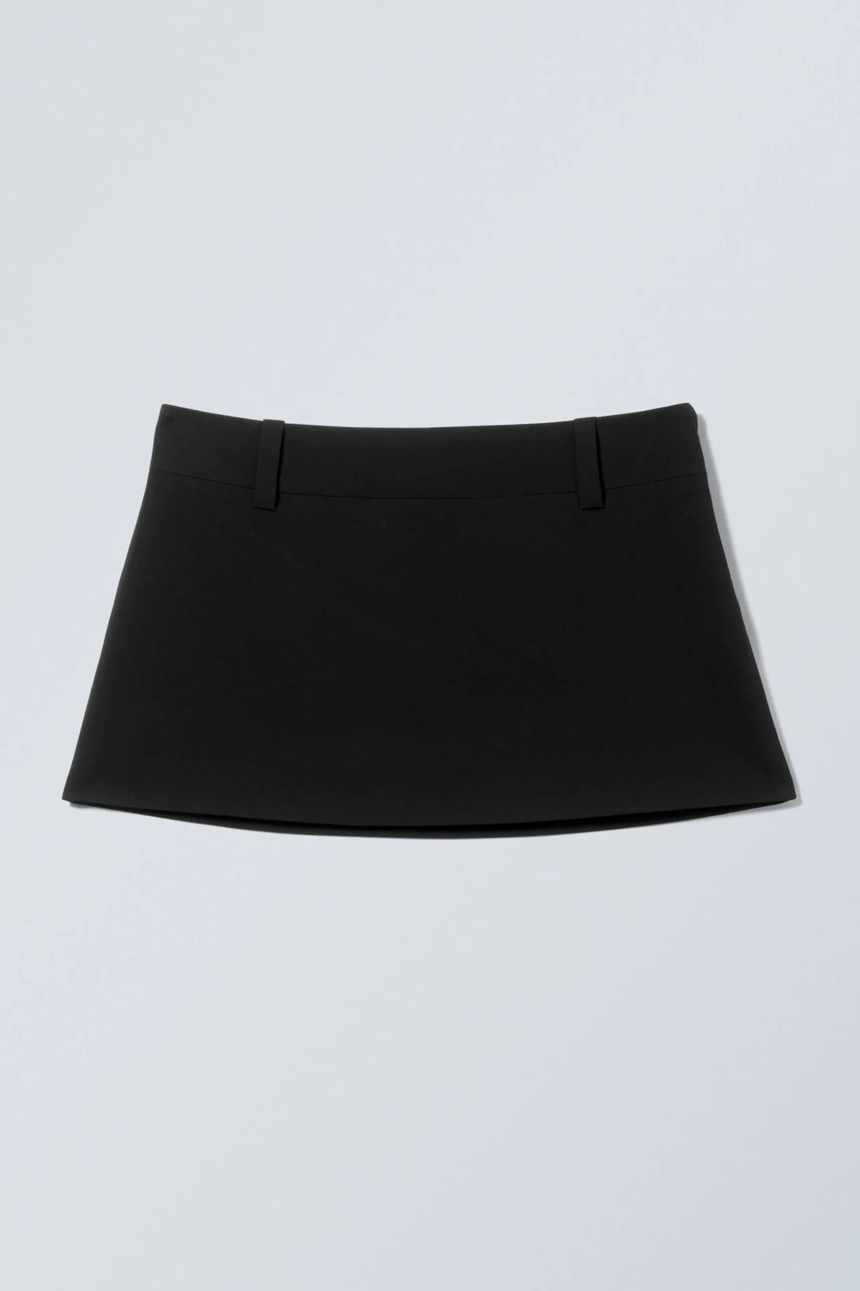 lgmidjad_minikjol_2.webp Weekday Kjolar<LÅGMIDJAD MINIKJOL