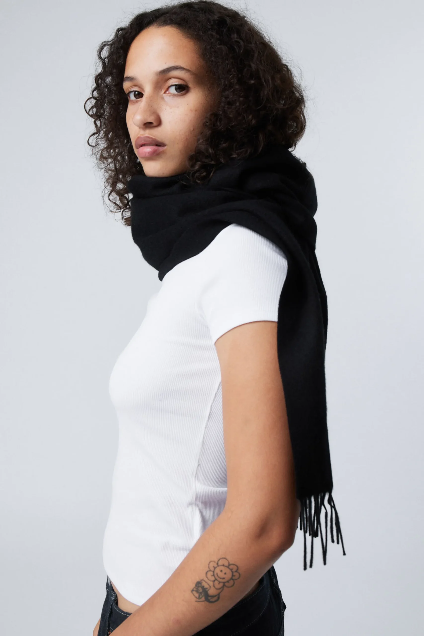 Weekday Halsdukar | Halsdukar<LÅNG VÄVD SCARF I ULL