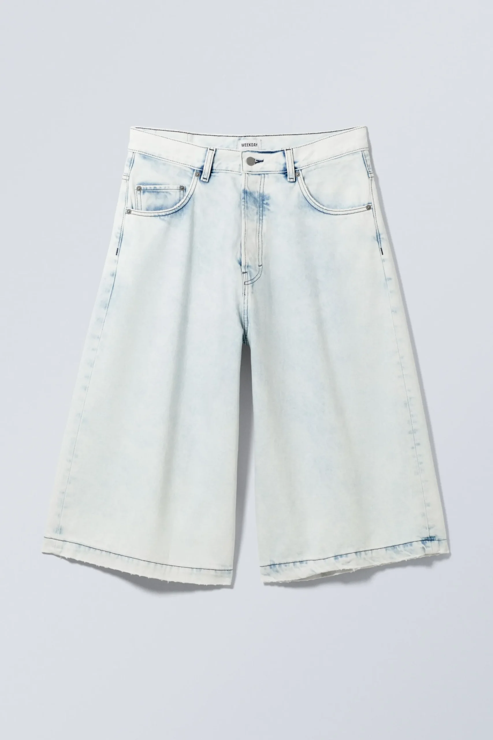 Weekday Shorts<LÅNGA BAGGY JEANSSHORTS