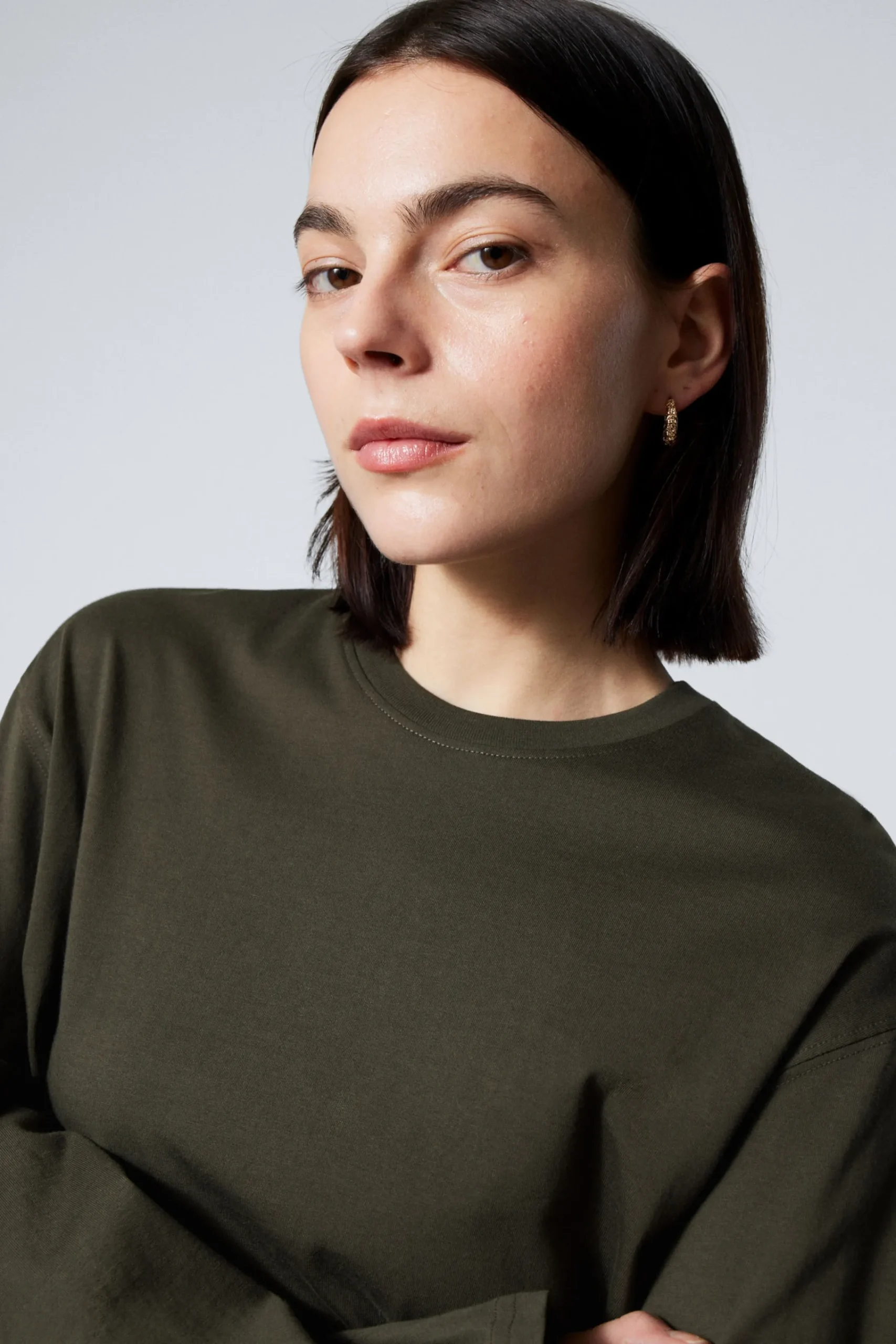 Weekday Basplagg | T-Shirtar<LÅNGÄRMAD BOXIG T-SHIRT I BOMULL
