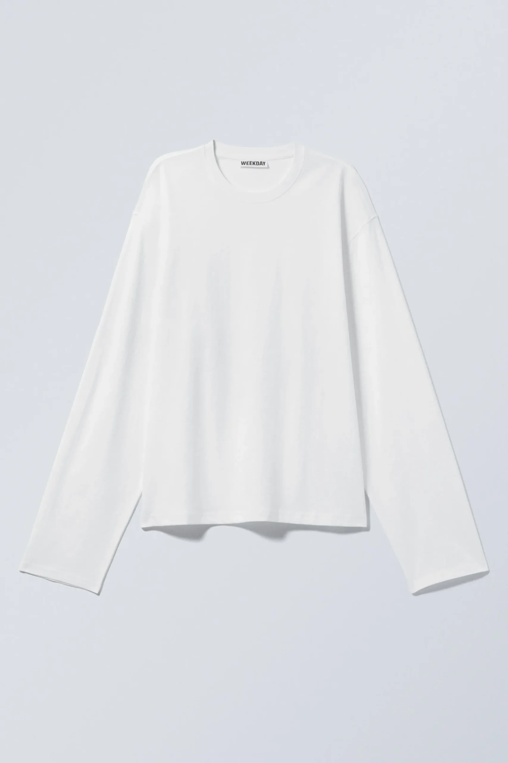 Weekday Basplagg | Toppar<LÅNGÄRMAD BOXIG T-SHIRT I BOMULL