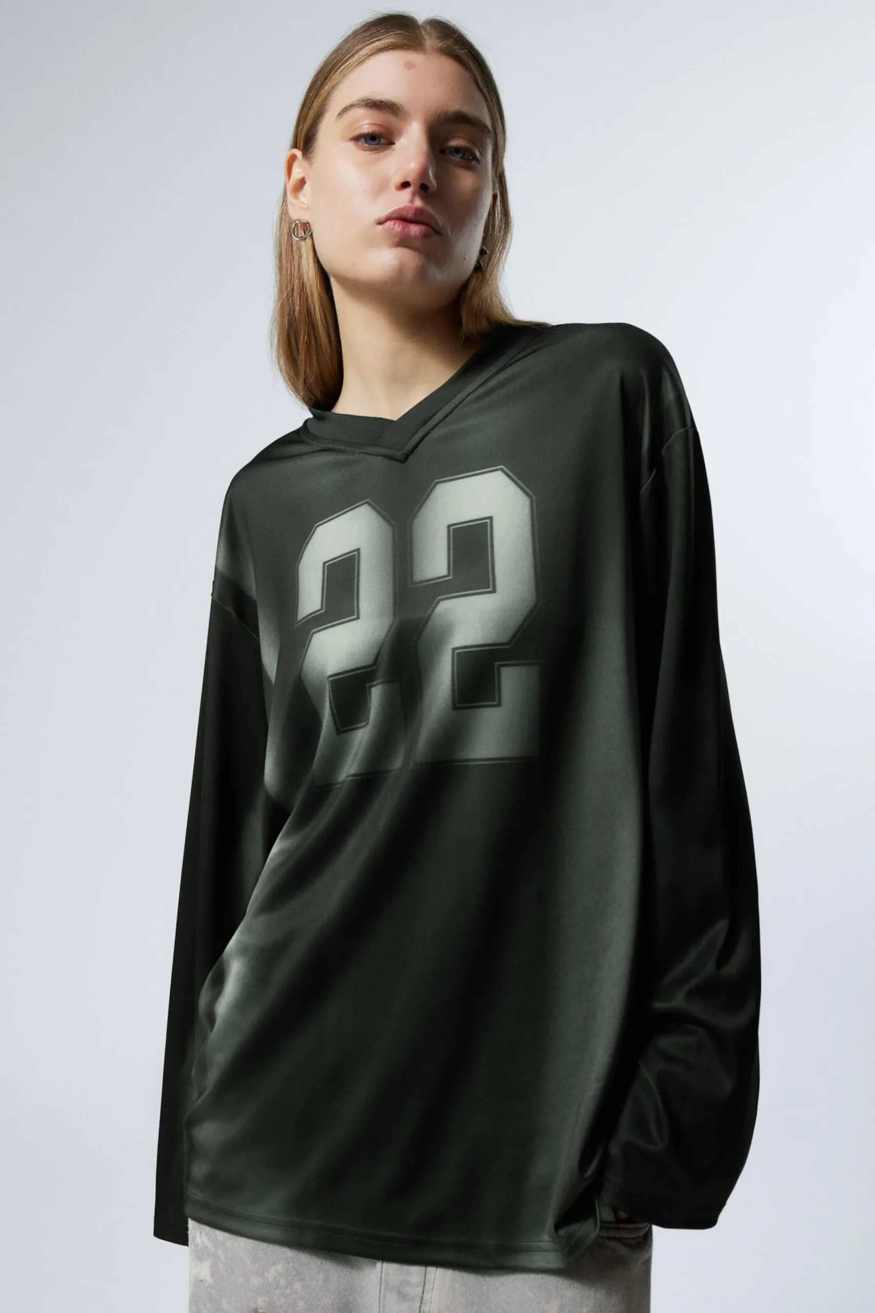 Weekday Toppar<LÅNGÄRMAD OVERSIZED SPORT-T-SHIRT