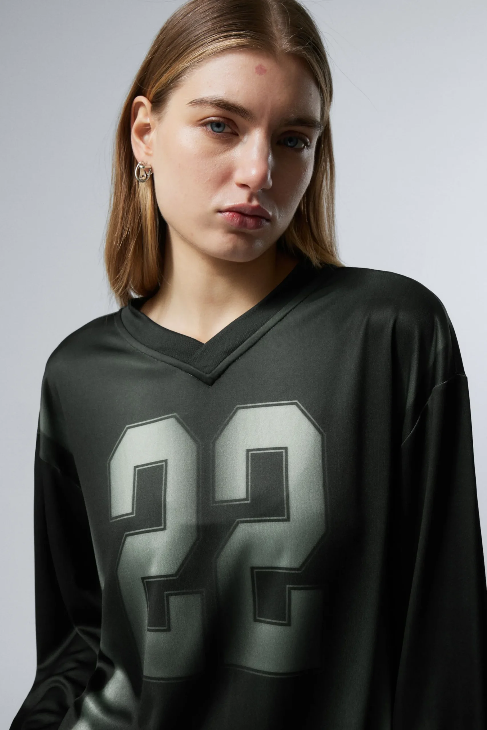 Weekday Toppar<LÅNGÄRMAD OVERSIZED SPORT-T-SHIRT