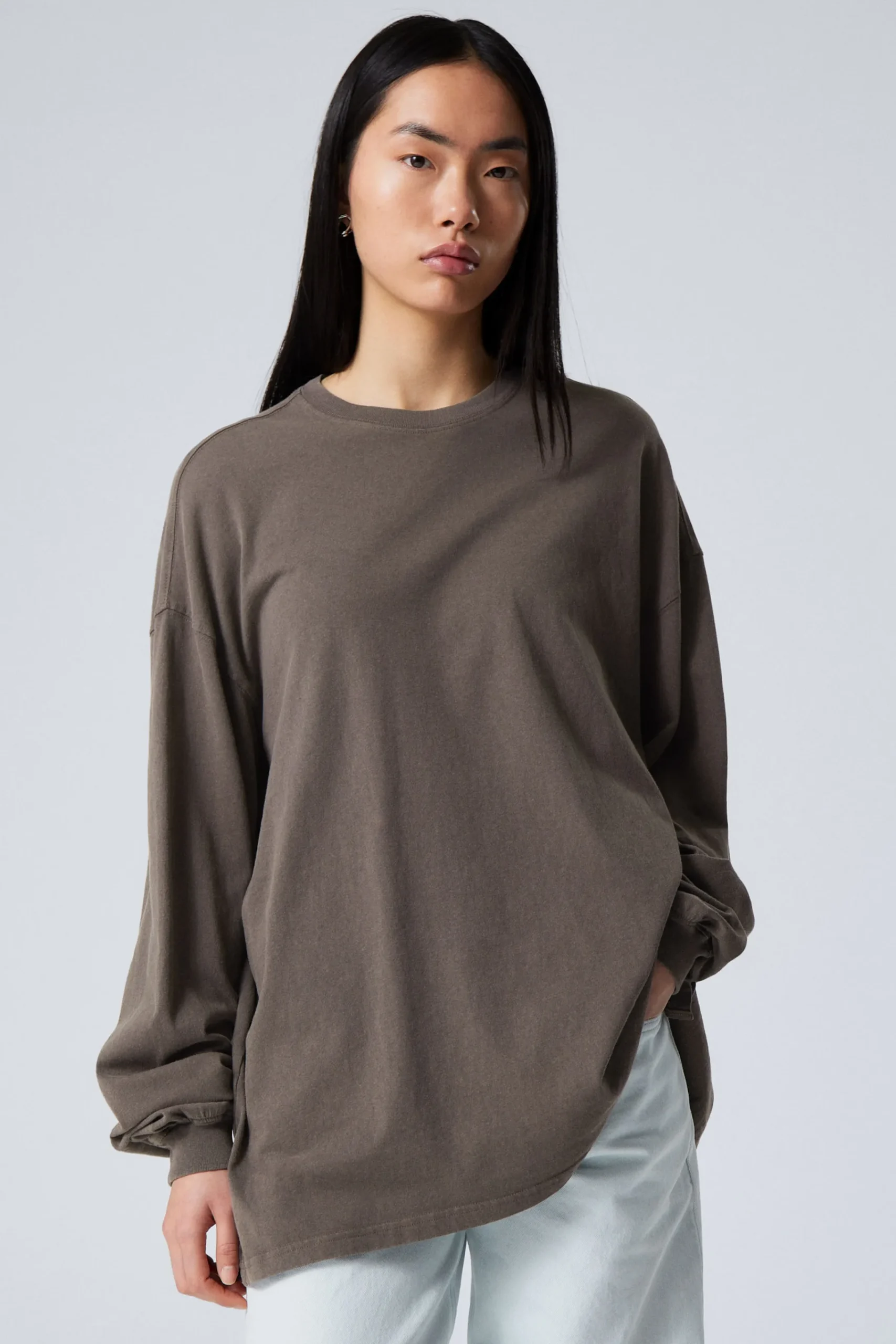 Weekday Basplagg | Toppar<LÅNGÄRMAD OVERSIZED T-SHIRT