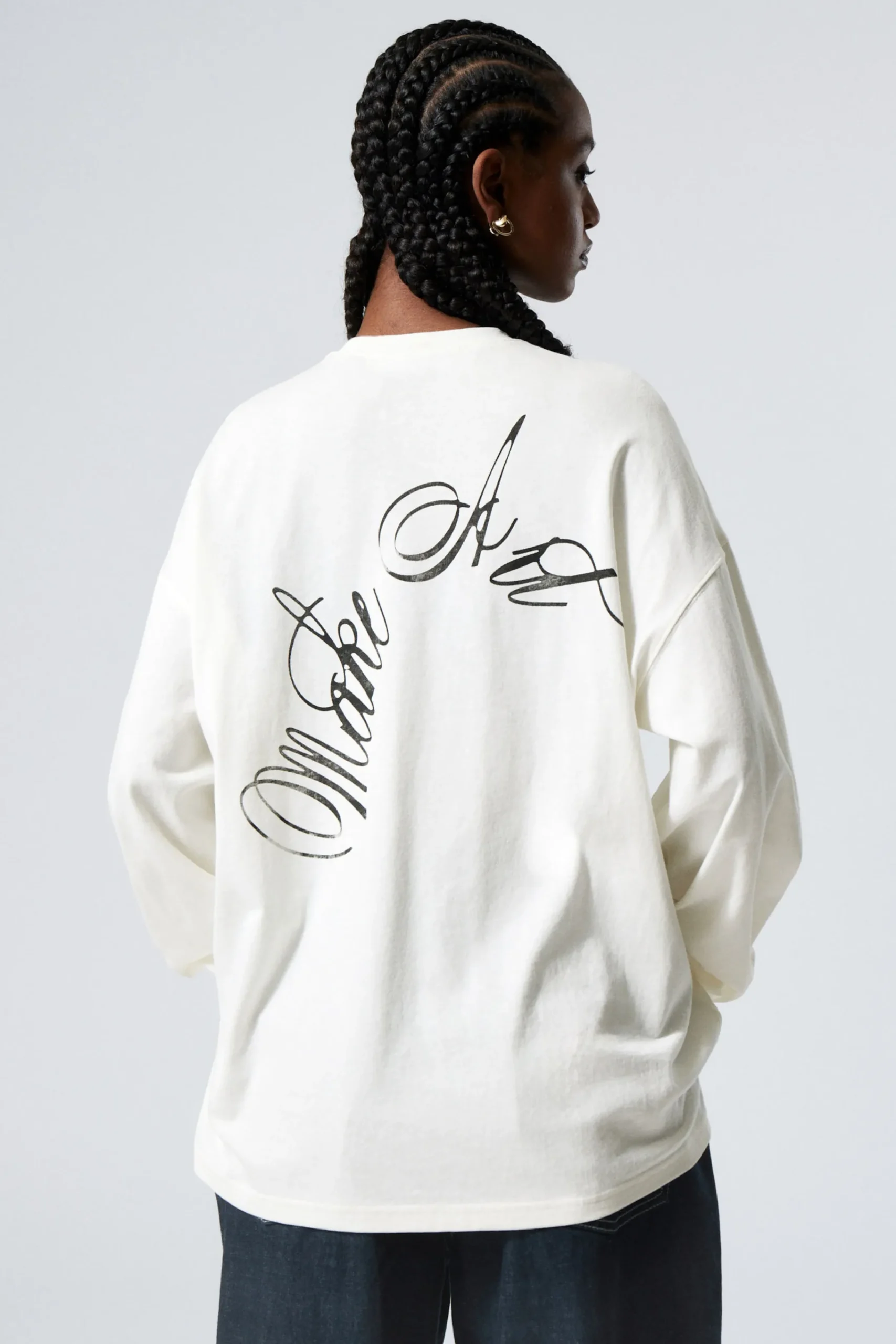 lngrmad_oversized_tshirt_med_tryck_2.webp Weekday Toppar<LÅNGÄRMAD OVERSIZED T-SHIRT MED TRYCK