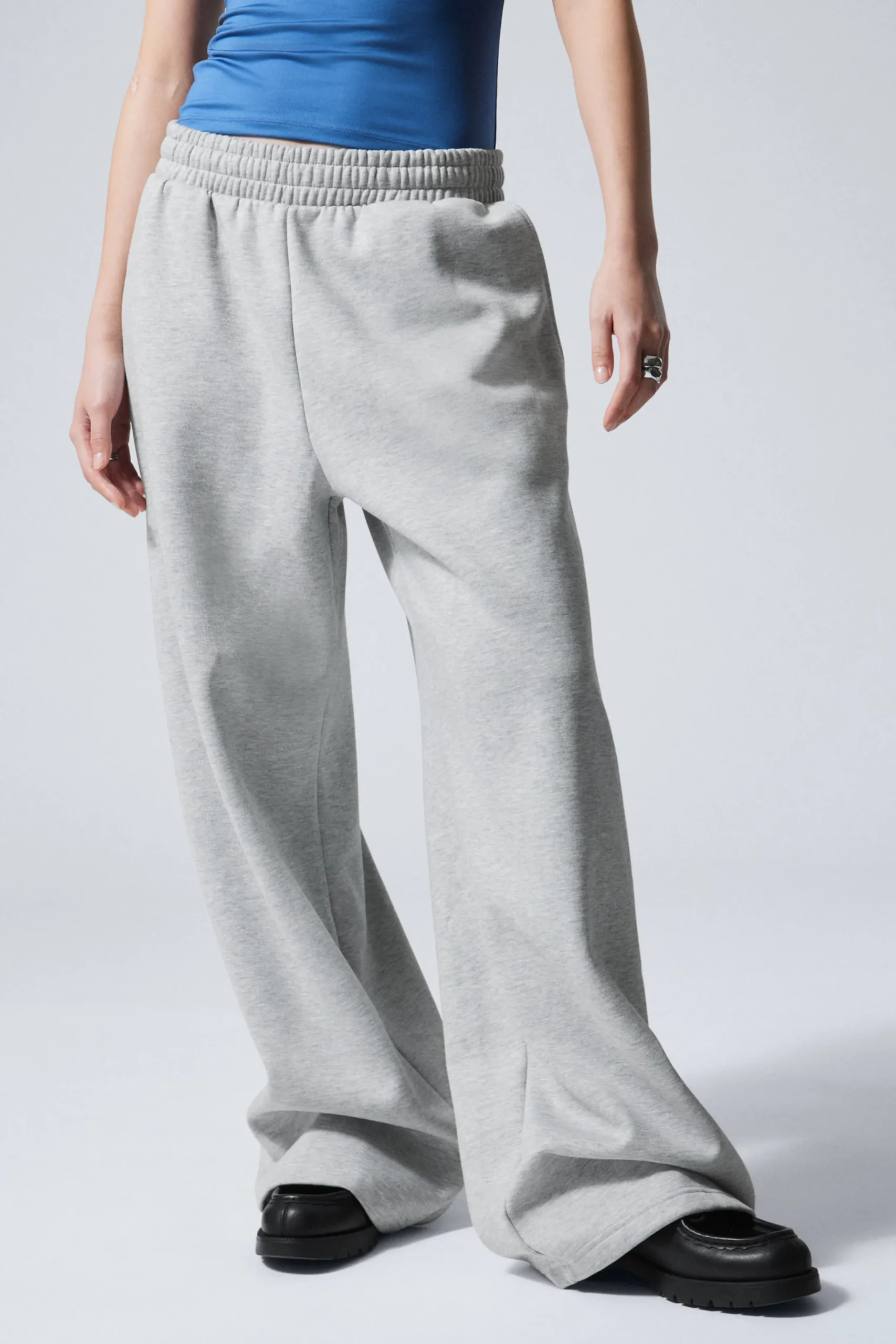 Weekday Byxor | Basplagg<LOOSE LONG HEAVYWEIGHT SWEATPANTS