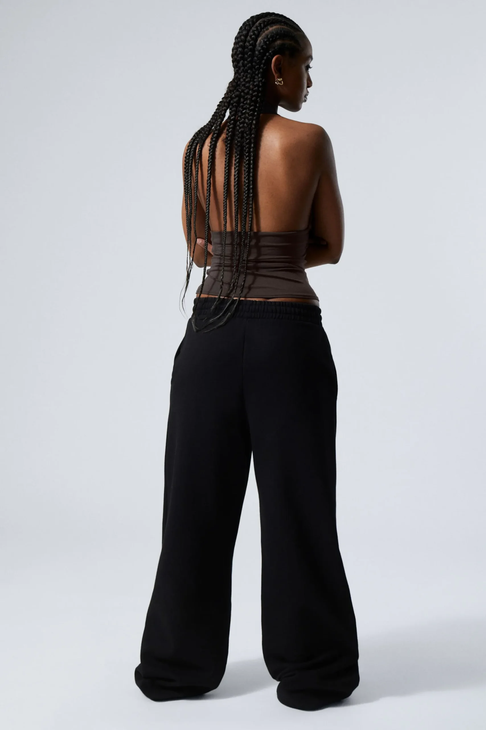 loose_long_heavyweight_sweatpants_2.webp Weekday Byxor<LOOSE LONG HEAVYWEIGHT SWEATPANTS