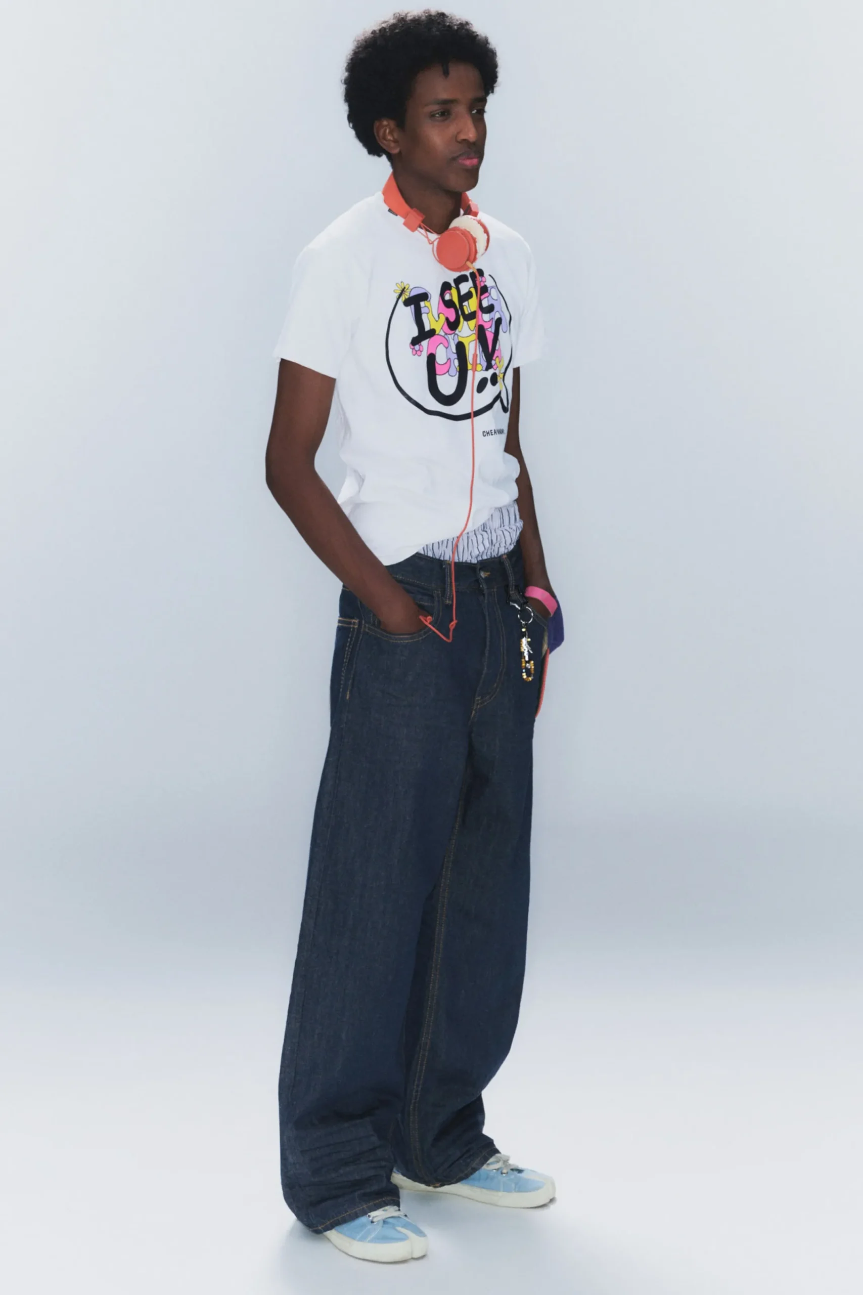 looser_regular_waist_loose_straight_jeans_1-1.webp Weekday Jeans<LOOSER REGULAR WAIST LOOSE STRAIGHT JEANS