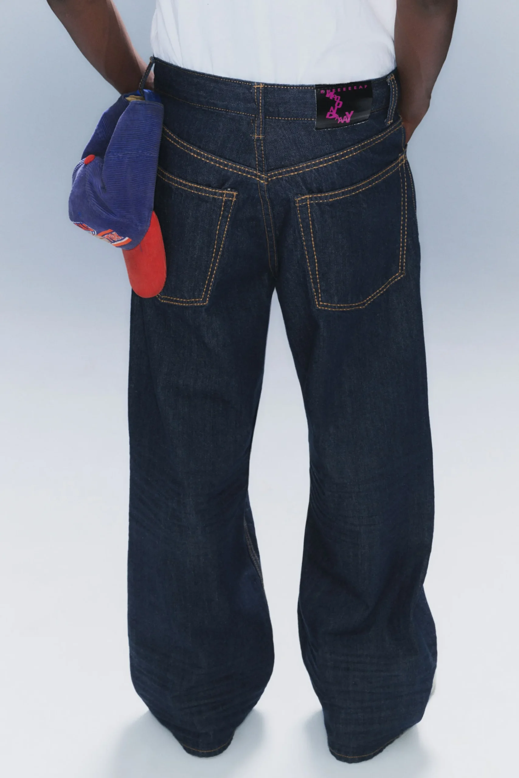 looser_regular_waist_loose_straight_jeans_4-1.webp Weekday Jeans<LOOSER REGULAR WAIST LOOSE STRAIGHT JEANS