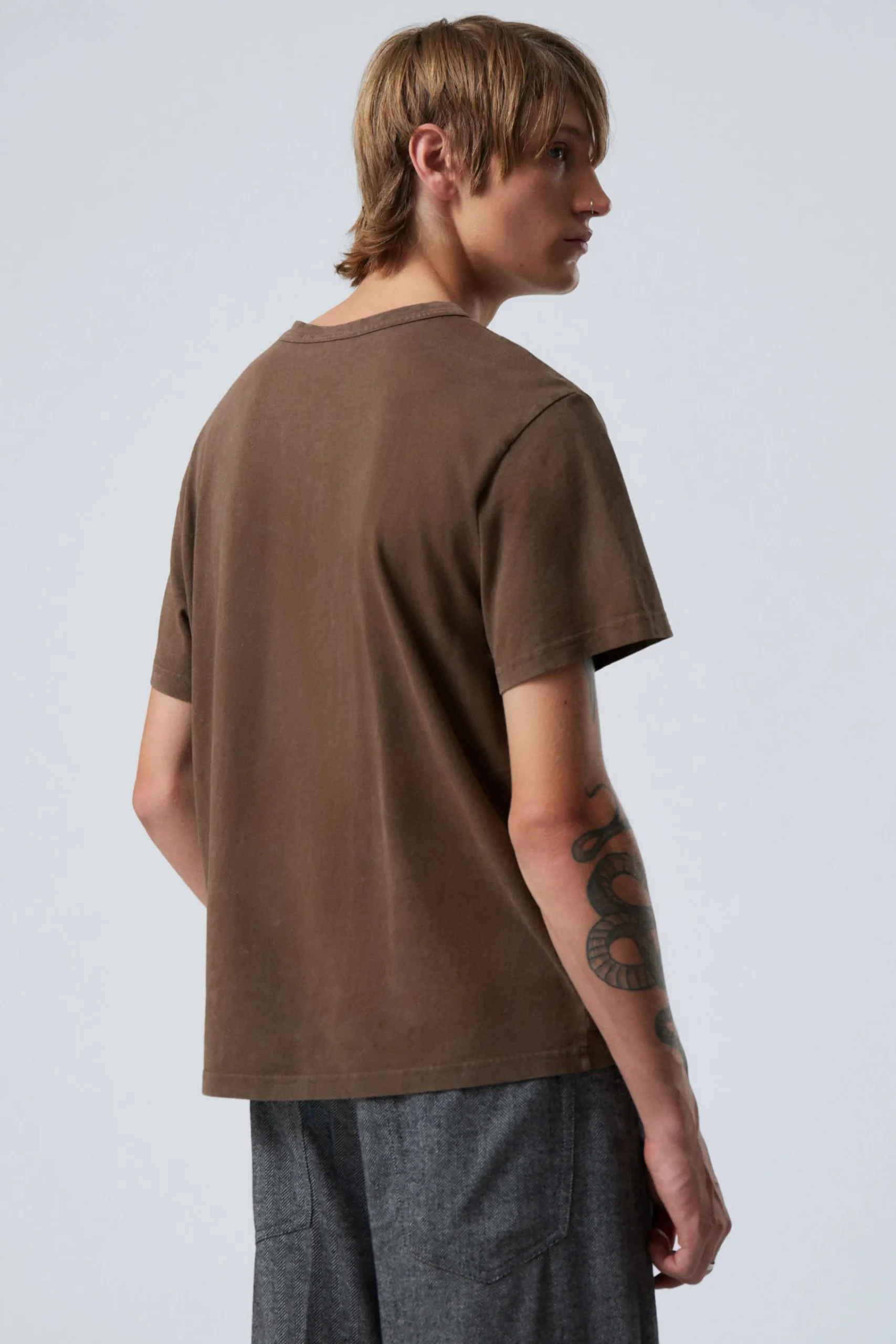 ltt_boxig_grafisk_tshirt_3.webp Weekday Graphics | T-Shirtar & Toppar<LÄTT BOXIG GRAFISK T-SHIRT