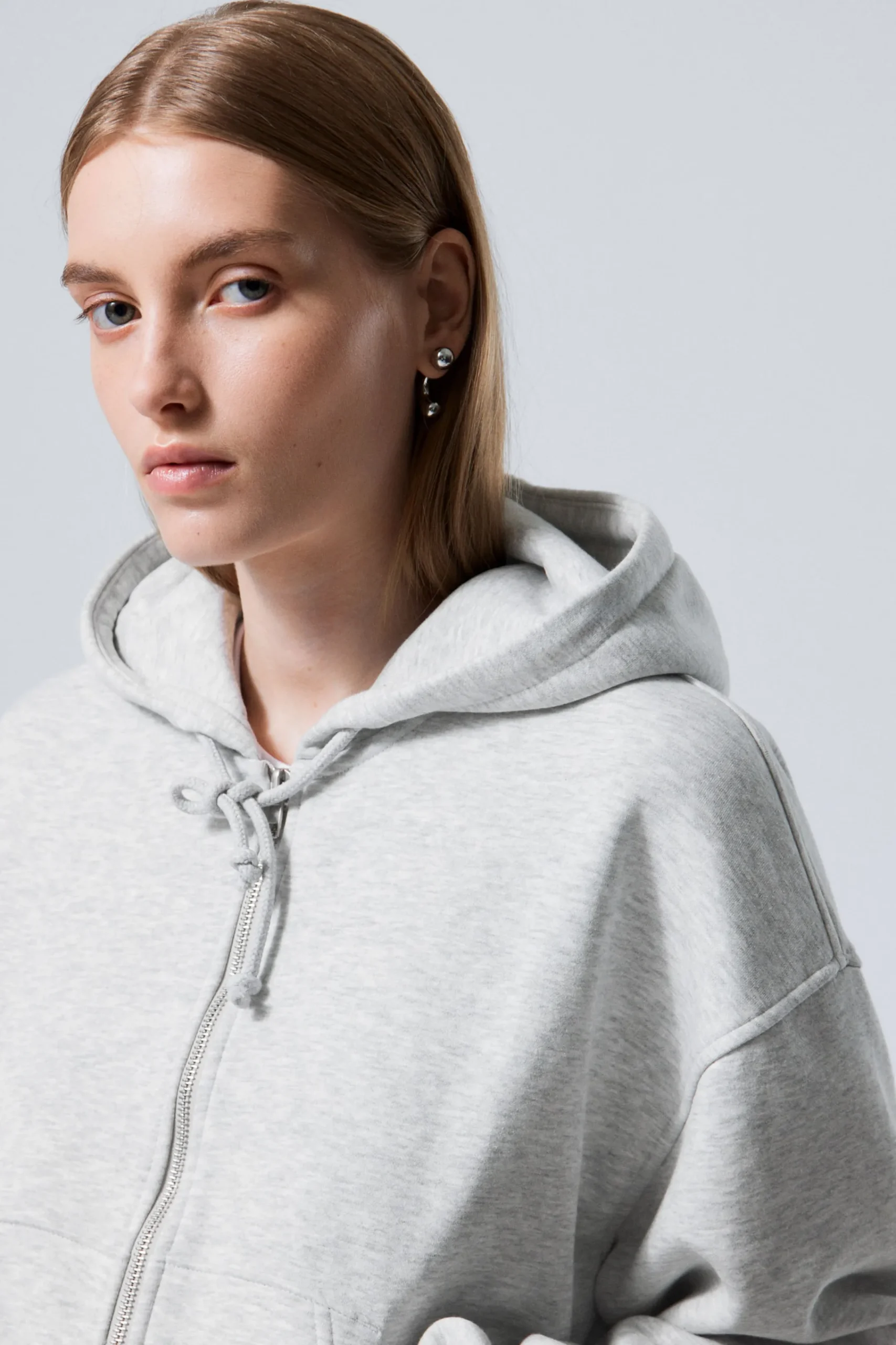 Weekday Hoodies | Basplagg<MEDELTJOCK BOXIG HOODIE MED DRAGKEDJA OCH LÖS PASSFORM