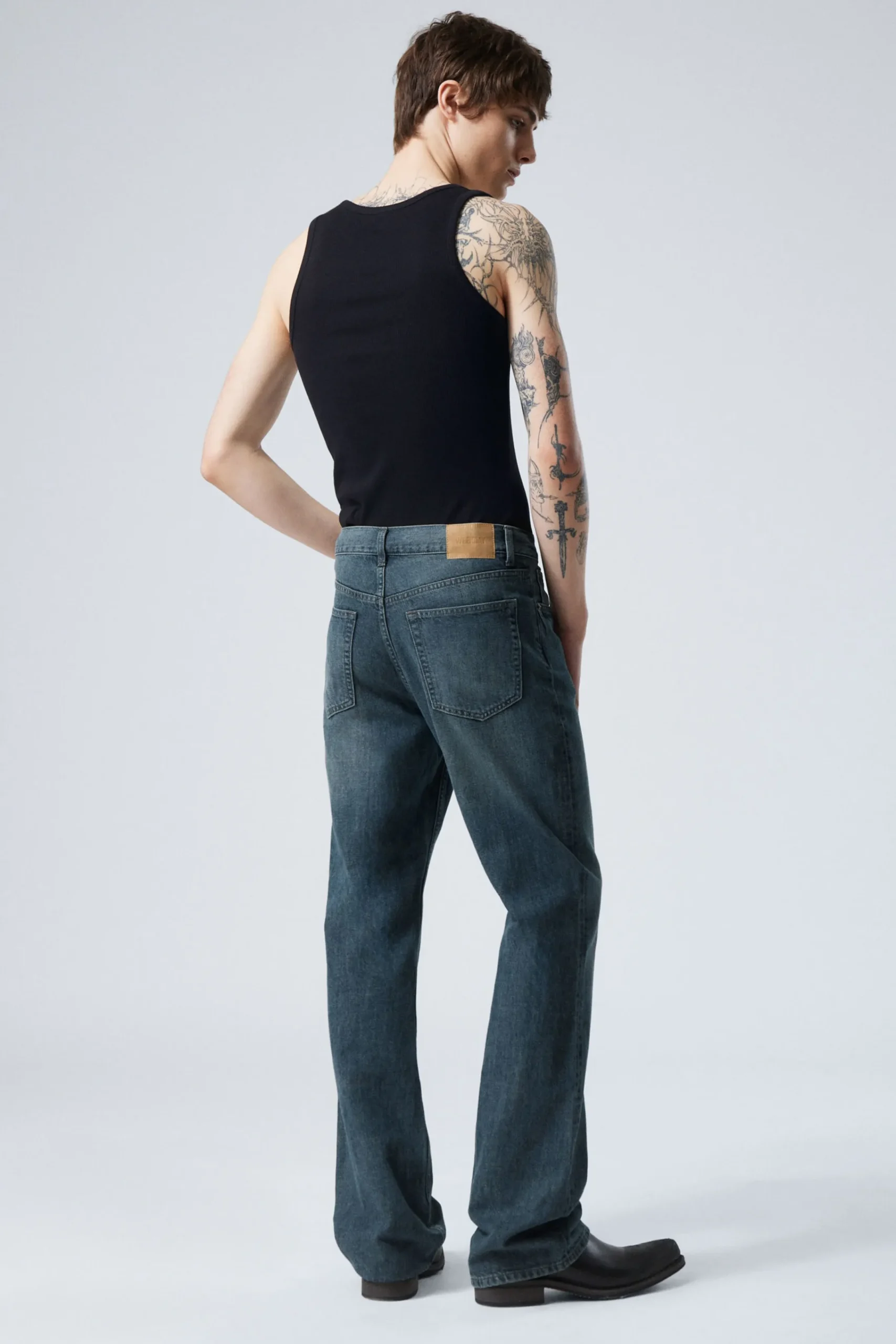 mercury_relaxed_bootcut_leg_jeans_3.webp Weekday Jeans<MERCURY RELAXED BOOTCUT LEG JEANS