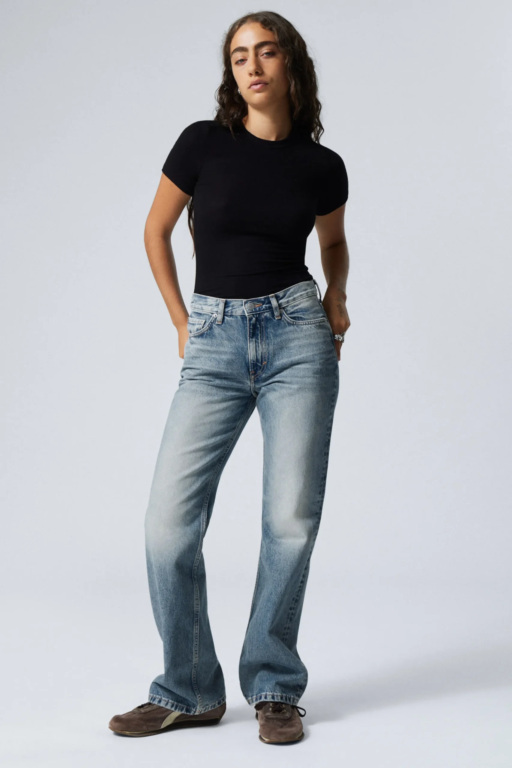 Weekday Jeans<MOON MID WAIST REGULAR BOOTCUT LEG JEANS