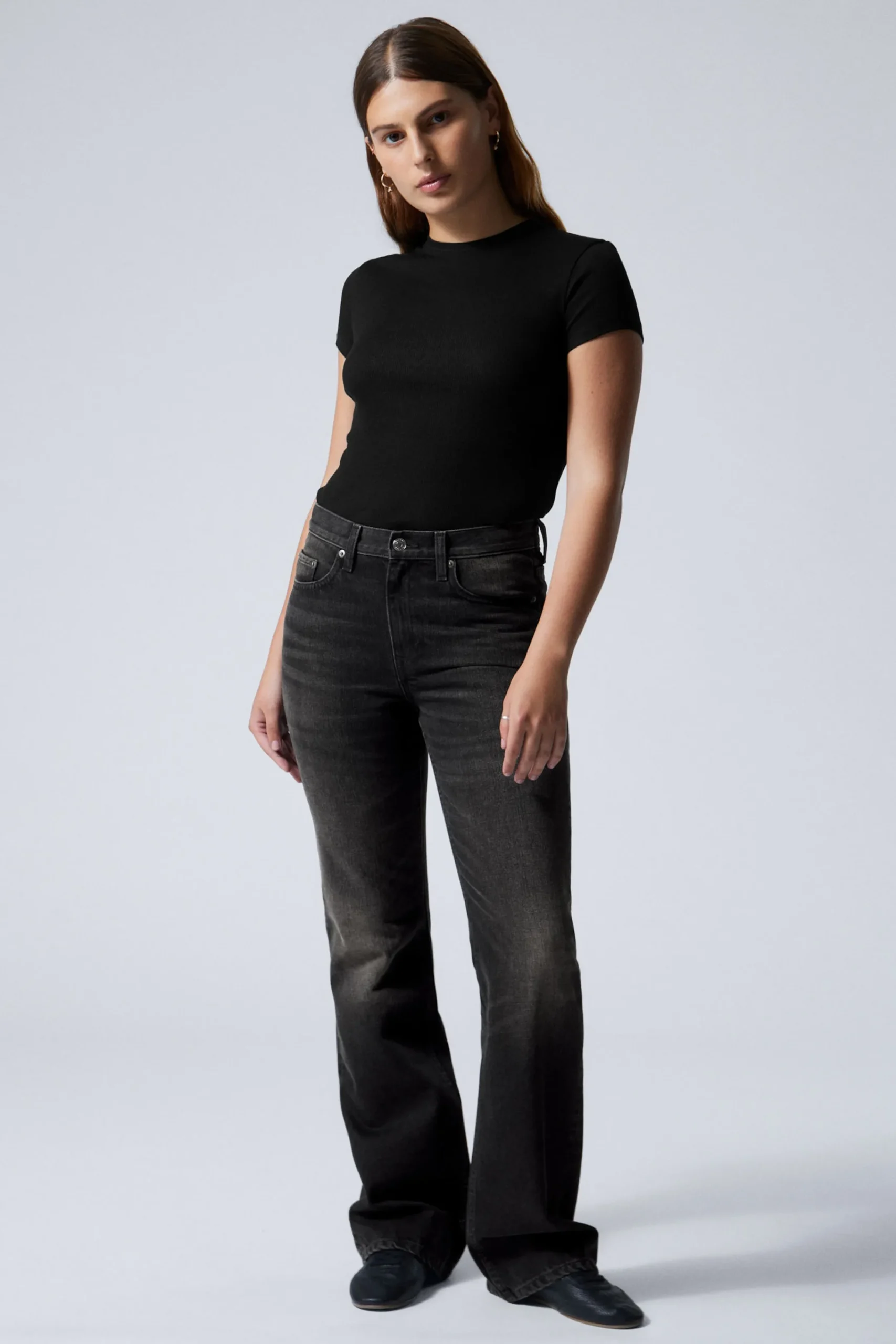 moon_mid_waist_regular_bootcut_leg_jeans_0.webp Weekday Jeans<MOON MID WAIST REGULAR BOOTCUT LEG JEANS
