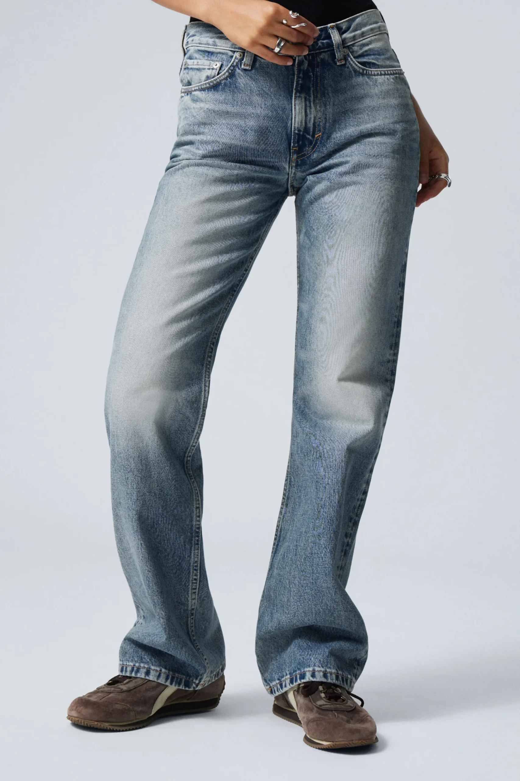 Weekday Jeans<MOON MID WAIST REGULAR BOOTCUT LEG JEANS