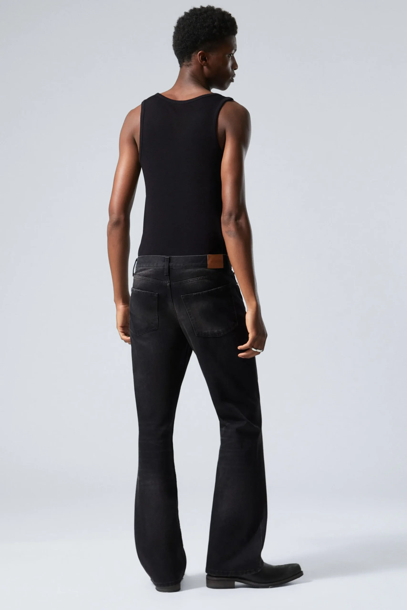 motion_smala_bootcutjeans_3-1.webp Weekday Jeans<MOTION SMALA BOOTCUT-JEANS
