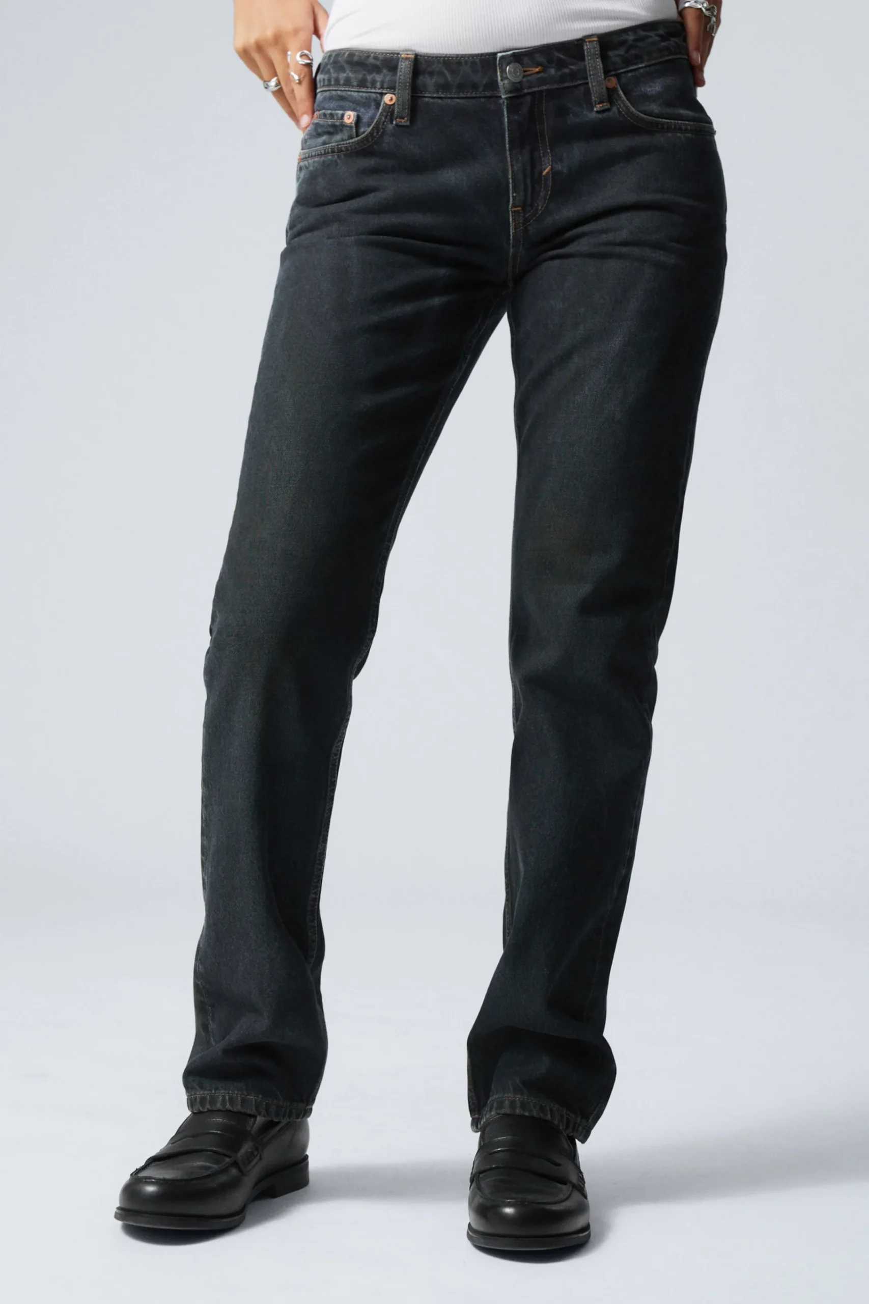nail_low_waist_slim_straight_leg_jeans_1-1.webp Weekday Jeans<NAIL LOW WAIST SLIM STRAIGHT LEG JEANS