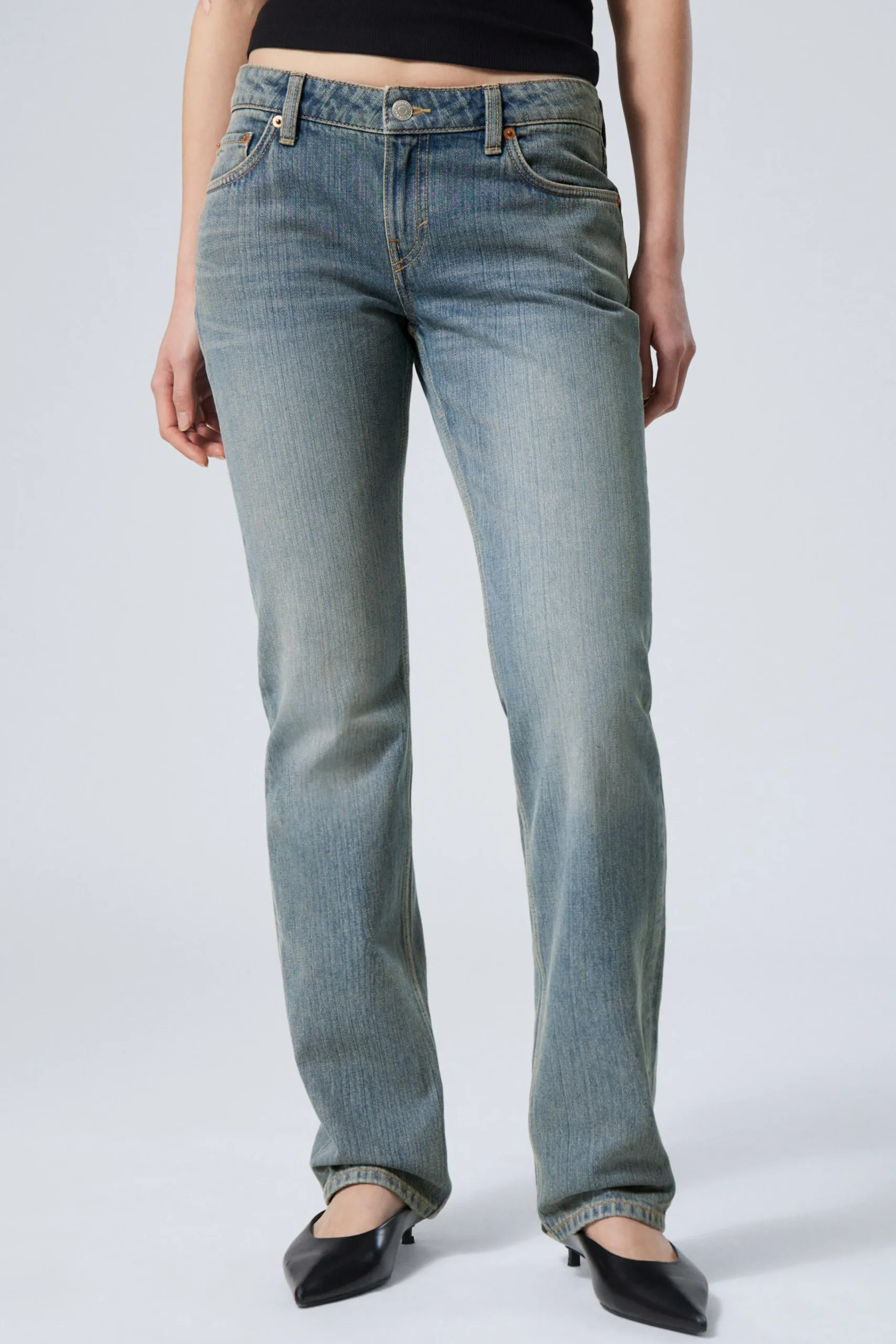 Weekday Jeans<NAIL LOW WAIST SLIM STRAIGHT LEG JEANS