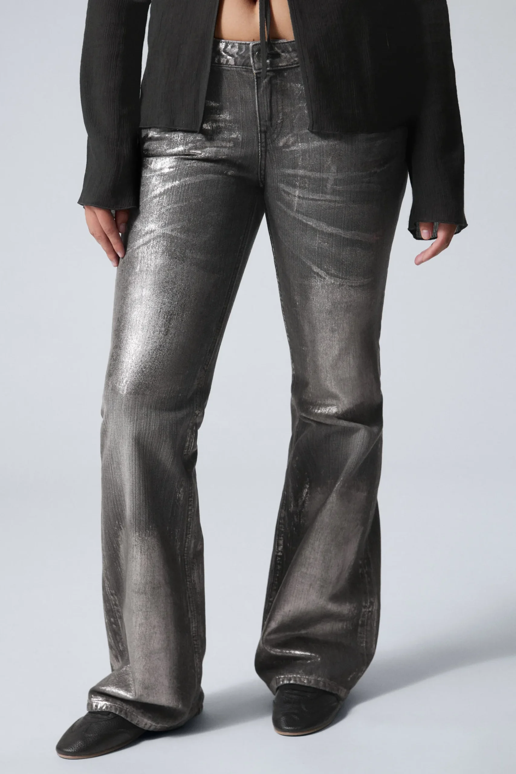 nova_foil_low_slim_bootcut_jeans_1.webp Weekday Jeans<NOVA FOIL LOW SLIM BOOTCUT JEANS