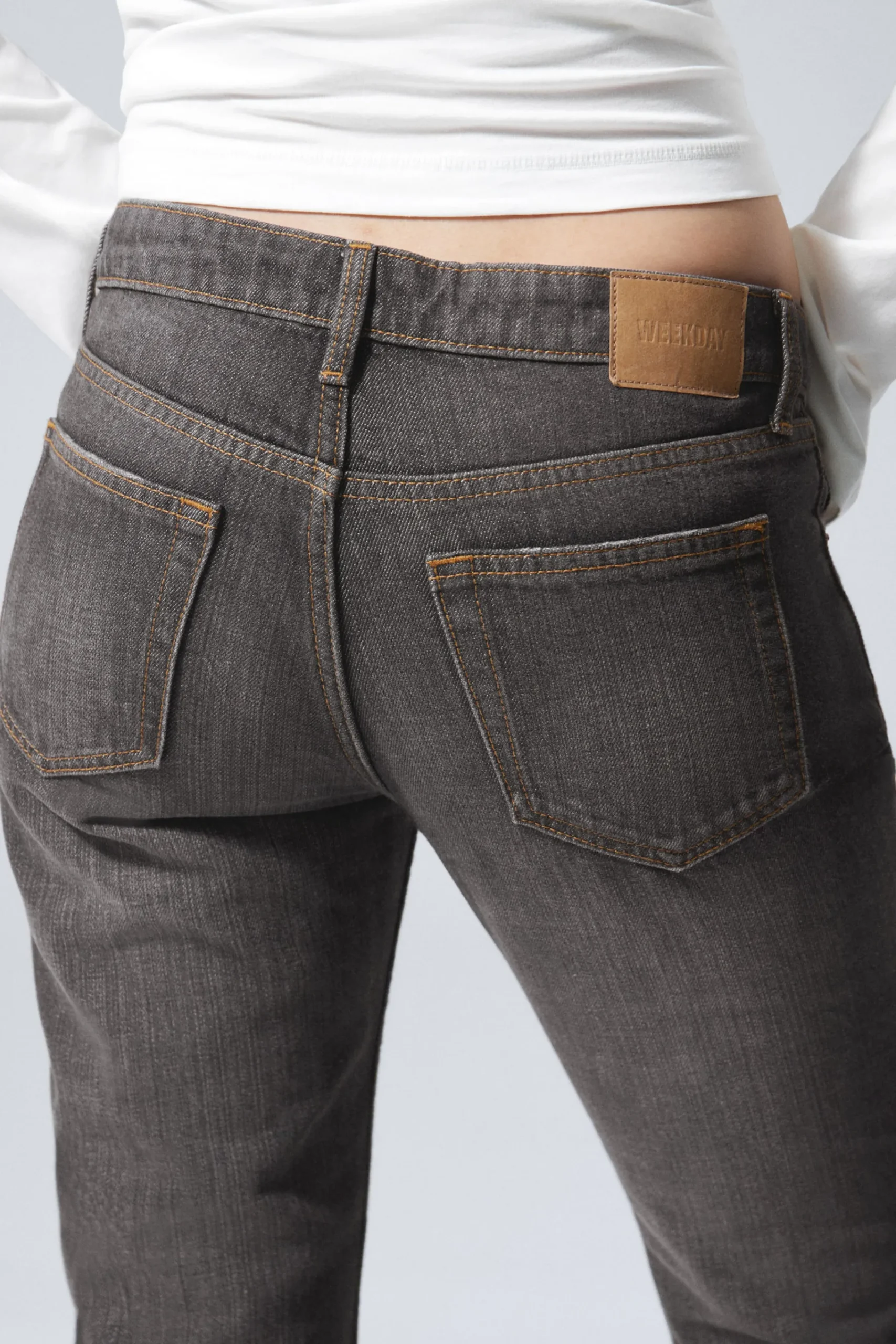 nova_low_waist_slim_bootcut_leg_jeans_3-3.webp Weekday Jeans<NOVA LOW WAIST SLIM BOOTCUT LEG JEANS